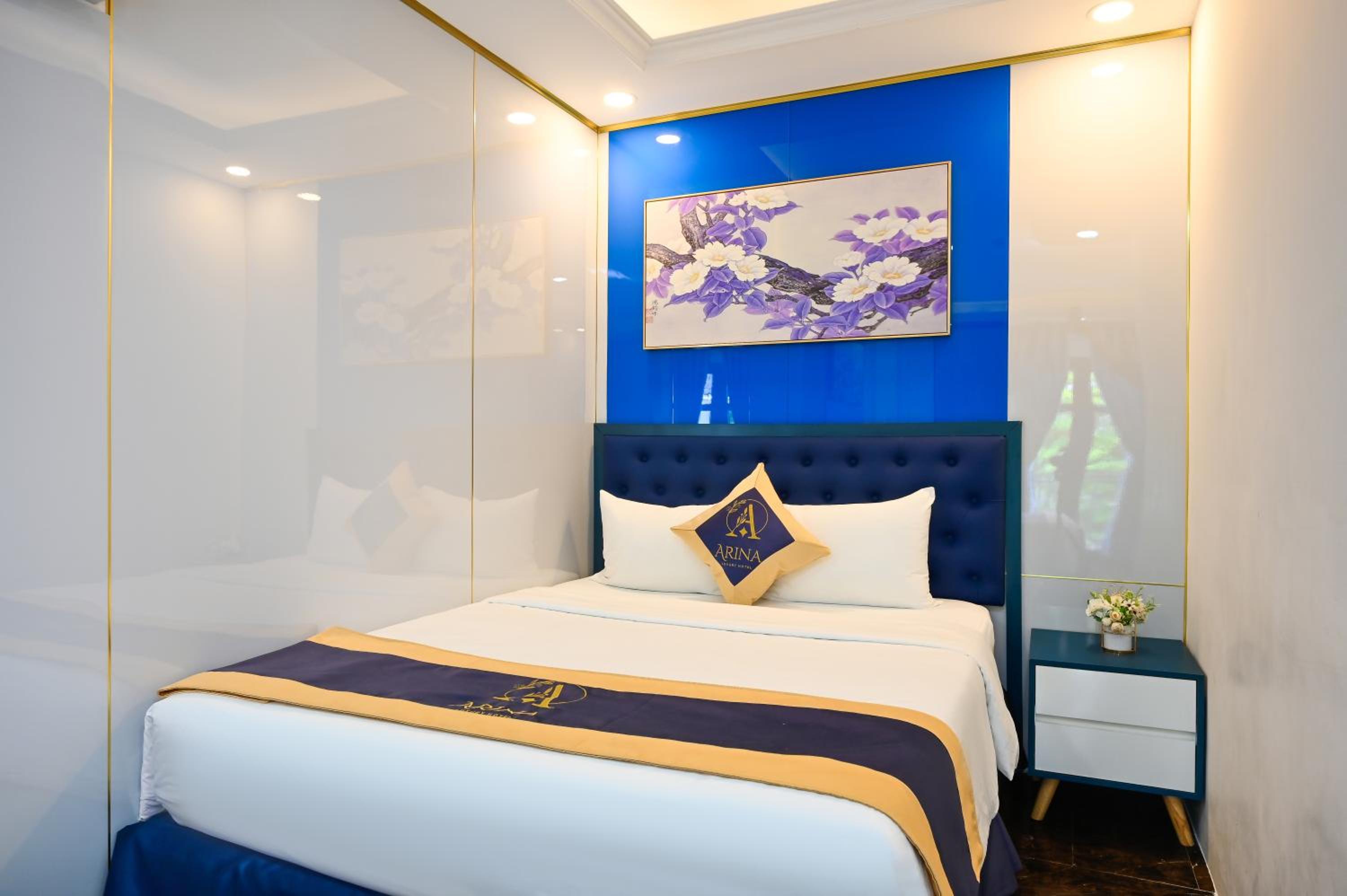 Quadruple Room with Balcony - Photo 13