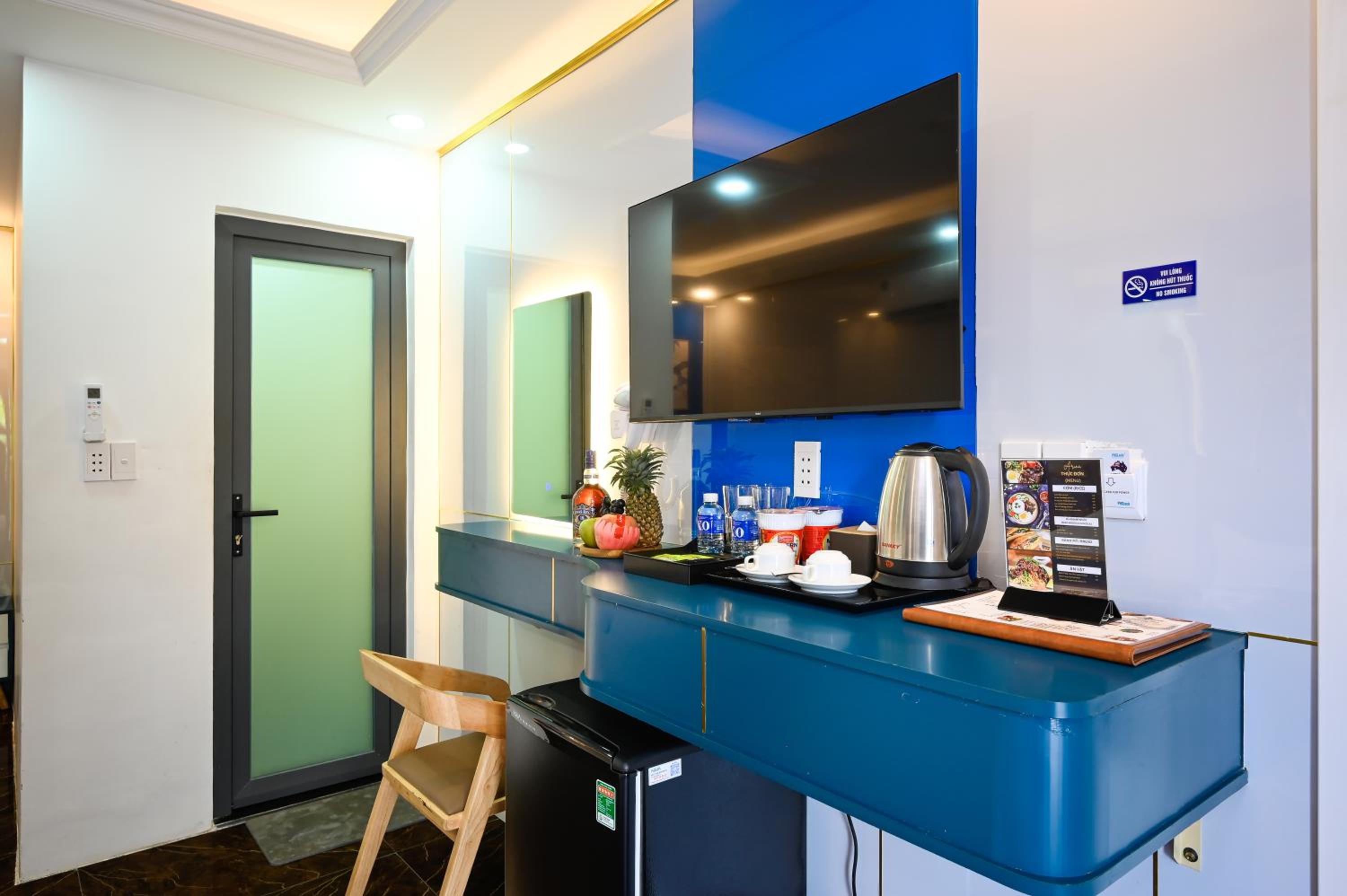 Quadruple Room with Balcony - Photo 20