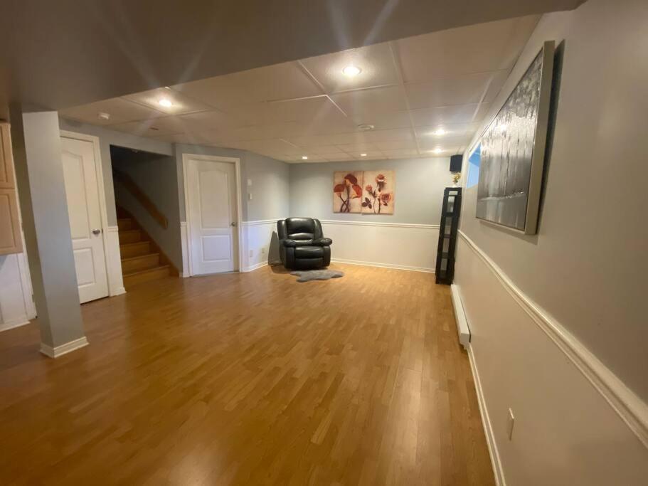 Three-Bedroom House photo 3