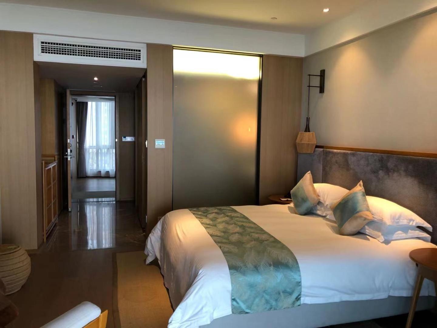 Comfortable Sea View King Room photo 3