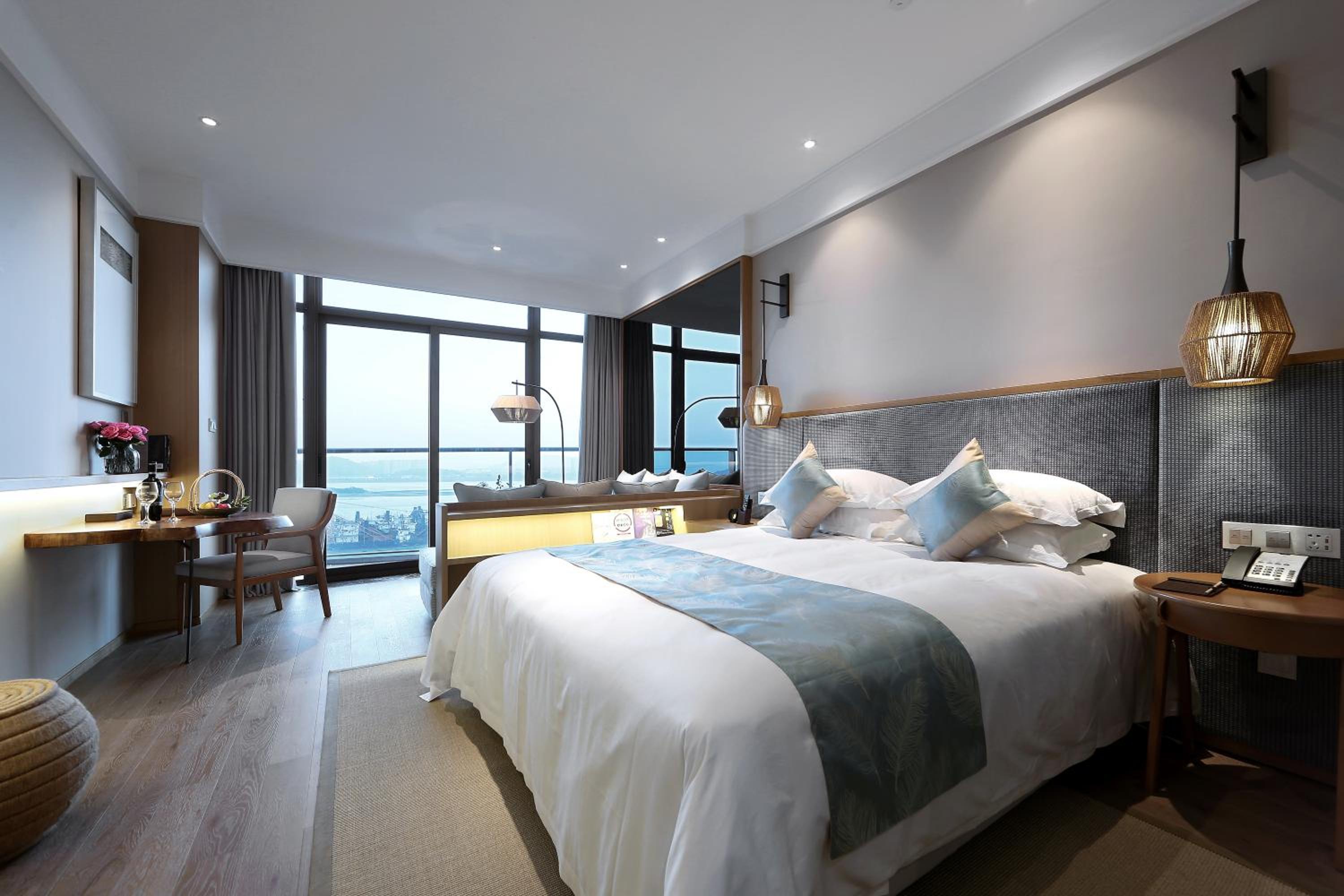 Comfortable Sea View King Room photo 1