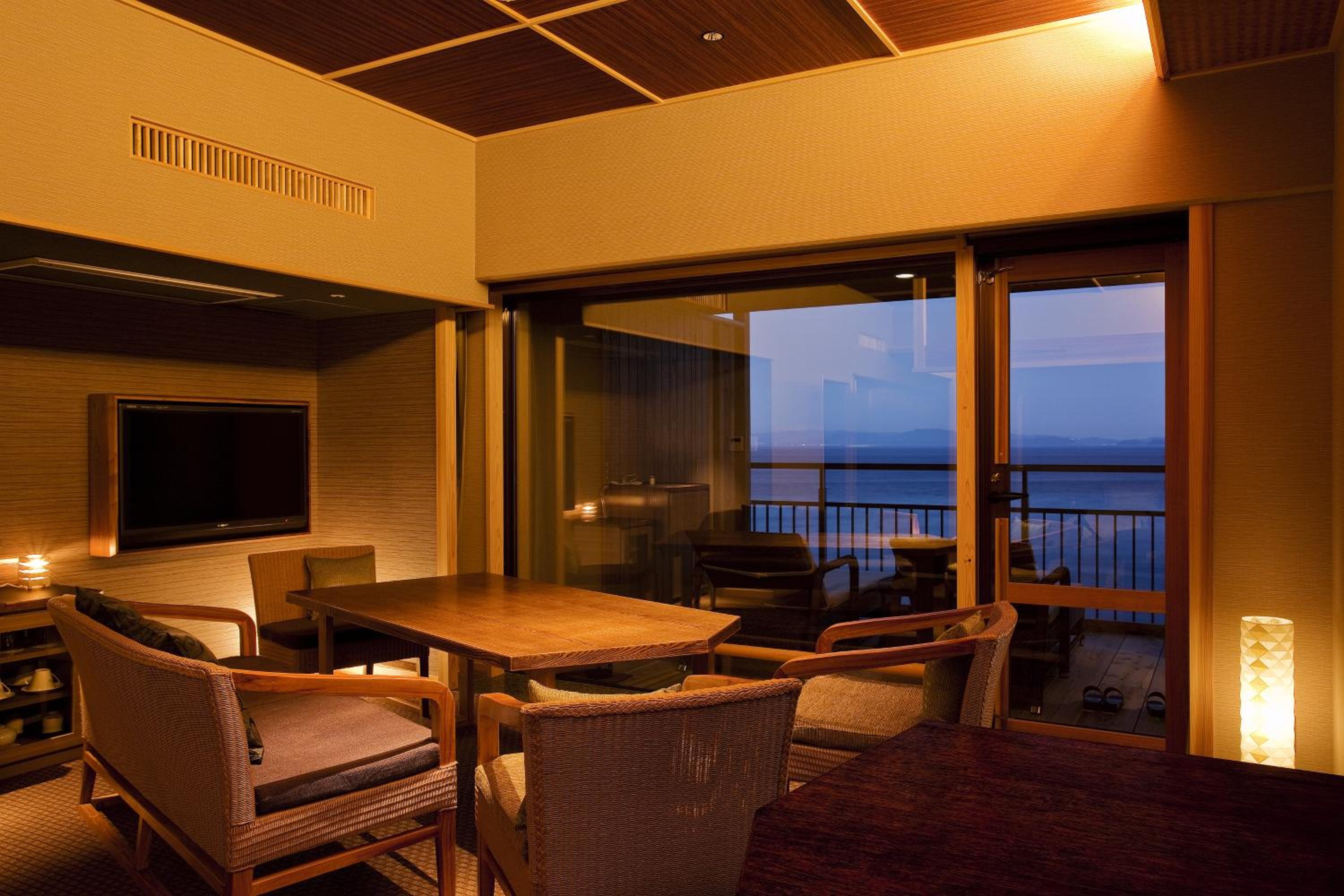 Japanese Western Suite with Open Air Bath Type G - Non-Smoking (5th-8th Floor) - Photo 3