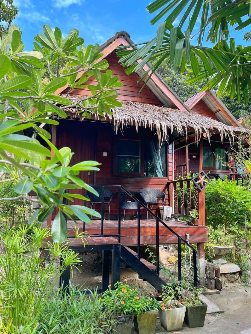 Superior Bungalow - Photo 3
