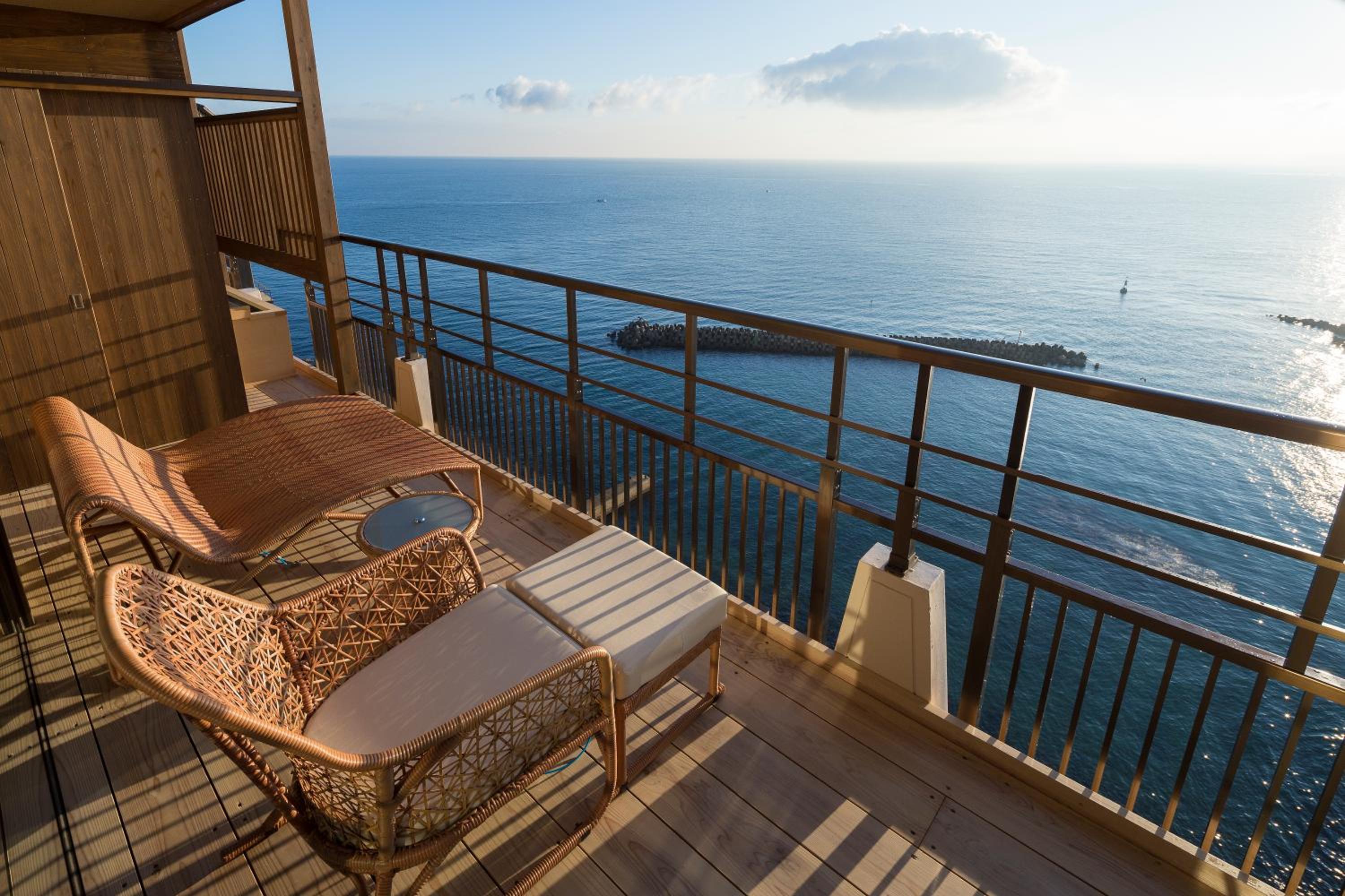 Japanese Western Suite with Open Air Bath Type L - Non-Smoking (5th-7th Floor) photo 3