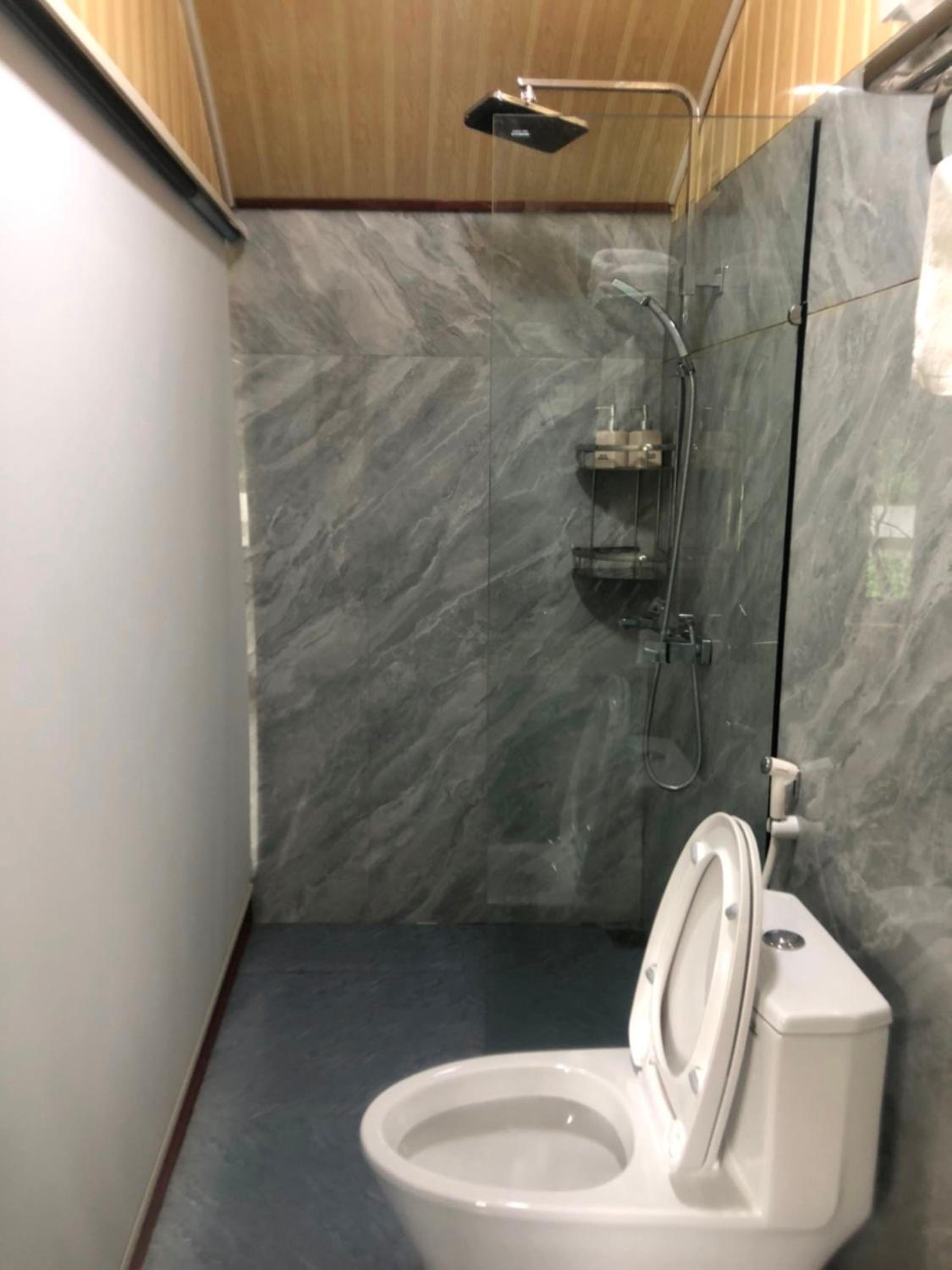 Superior Quadruple Room - Photo 11