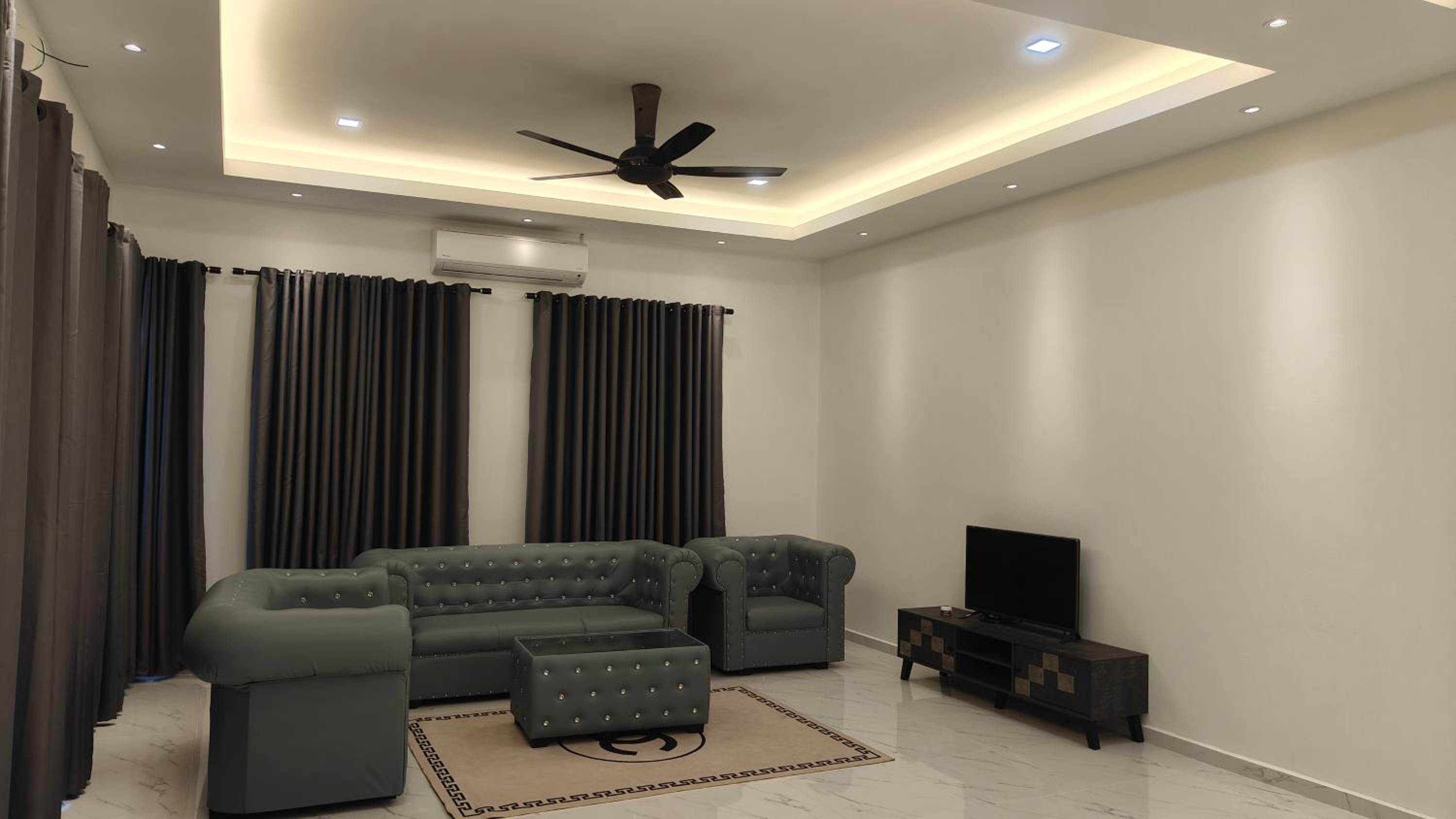 Villa photo 2