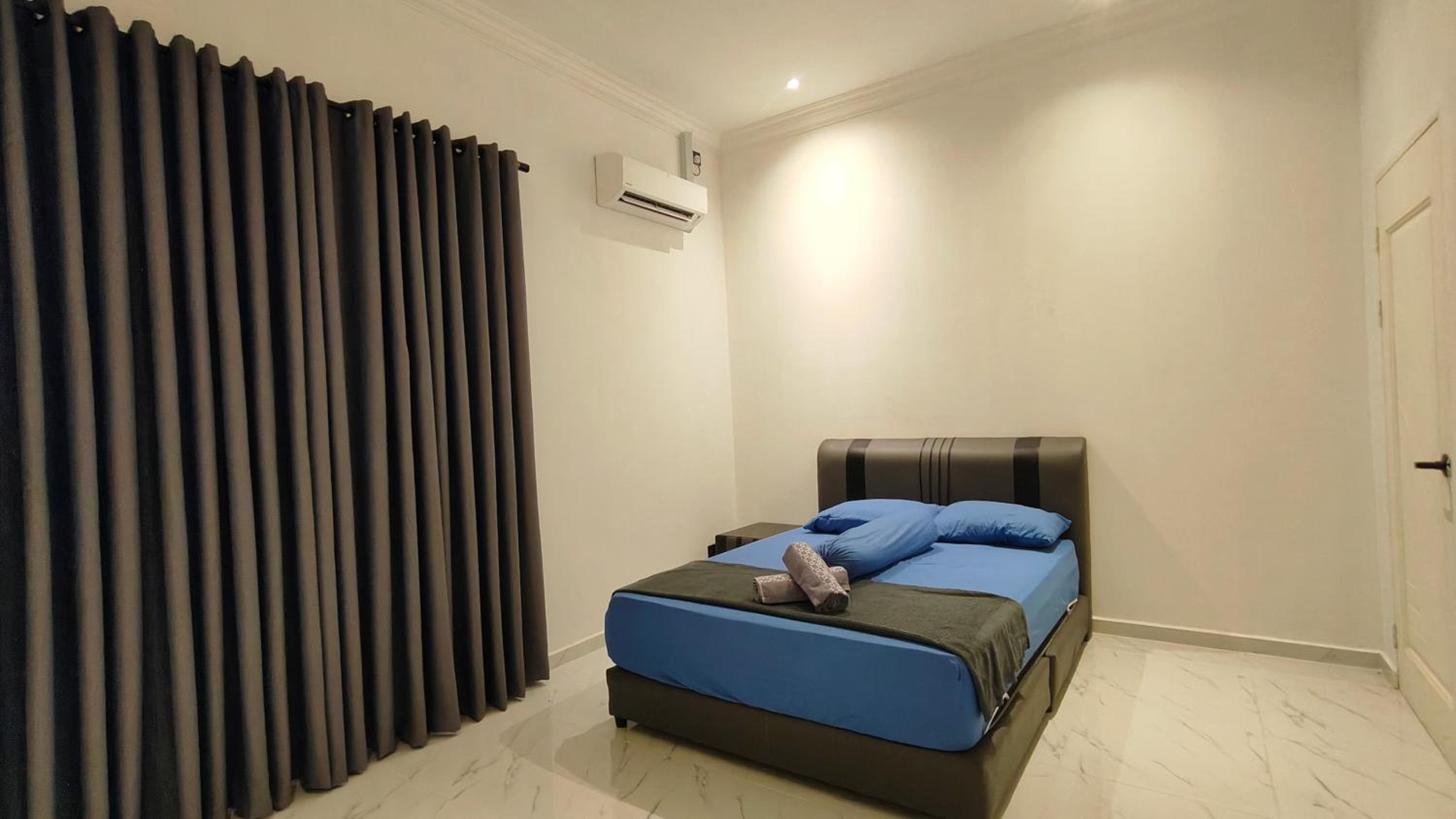 Villa photo 3