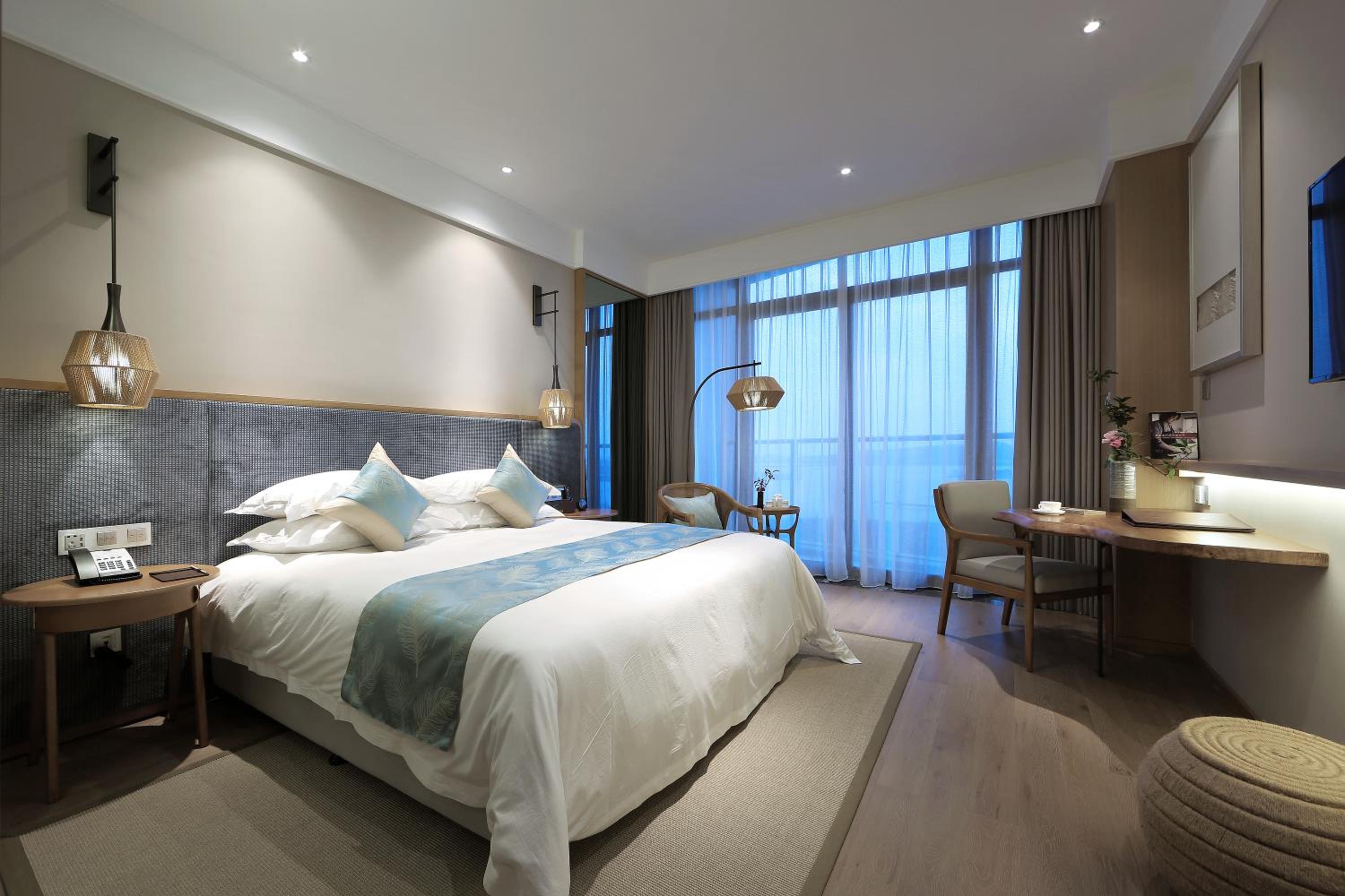 Sea View Balcony King Room photo 3
