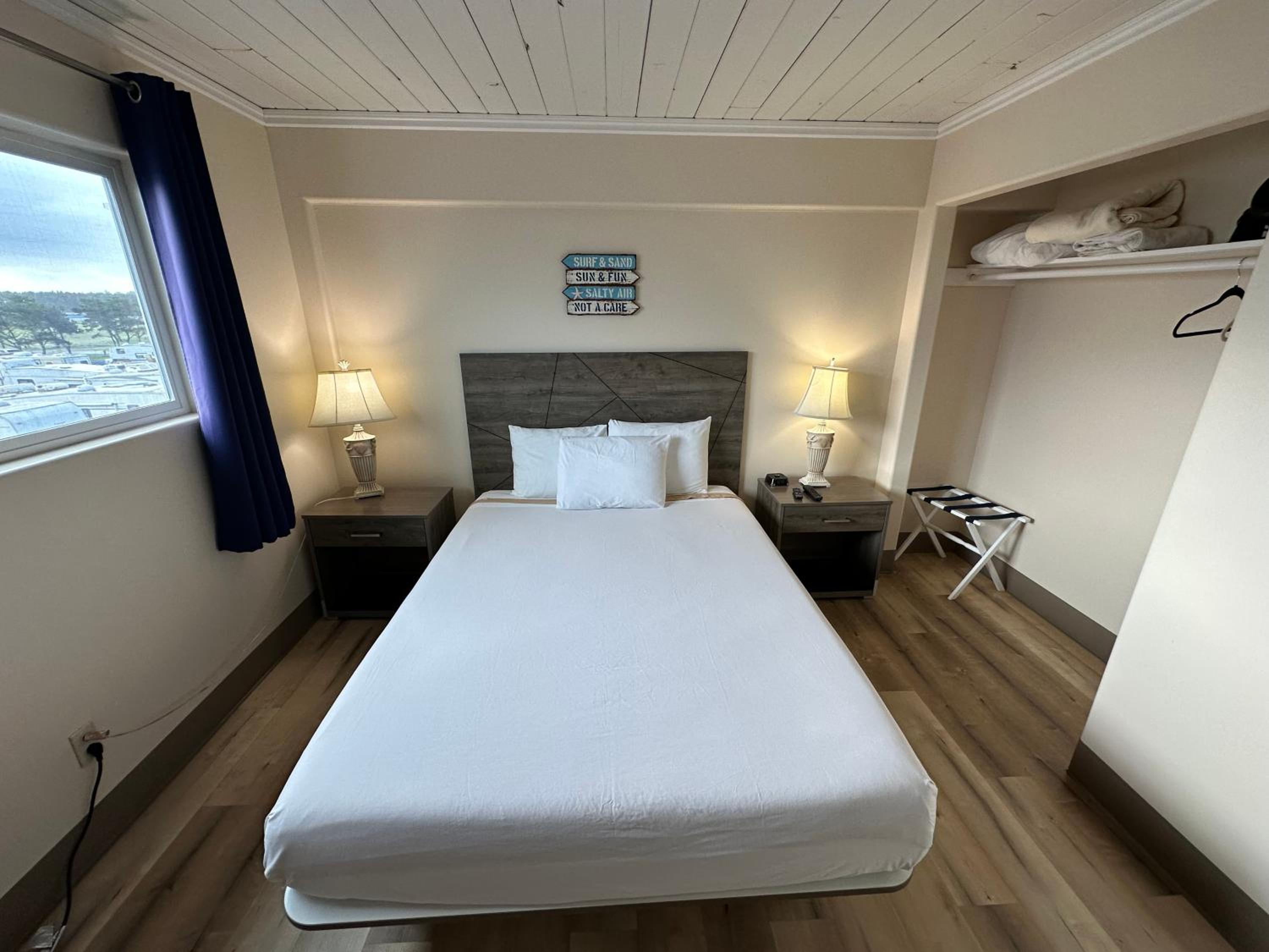 One Bedroom Suite w/Sleeper Sofa, Trundle, Ocean View photo 1