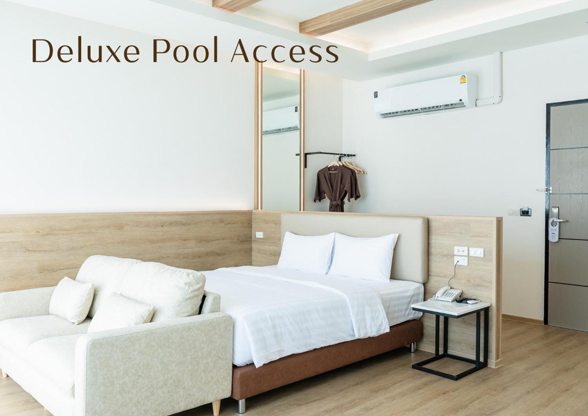 Double Room with Pool View photo 2