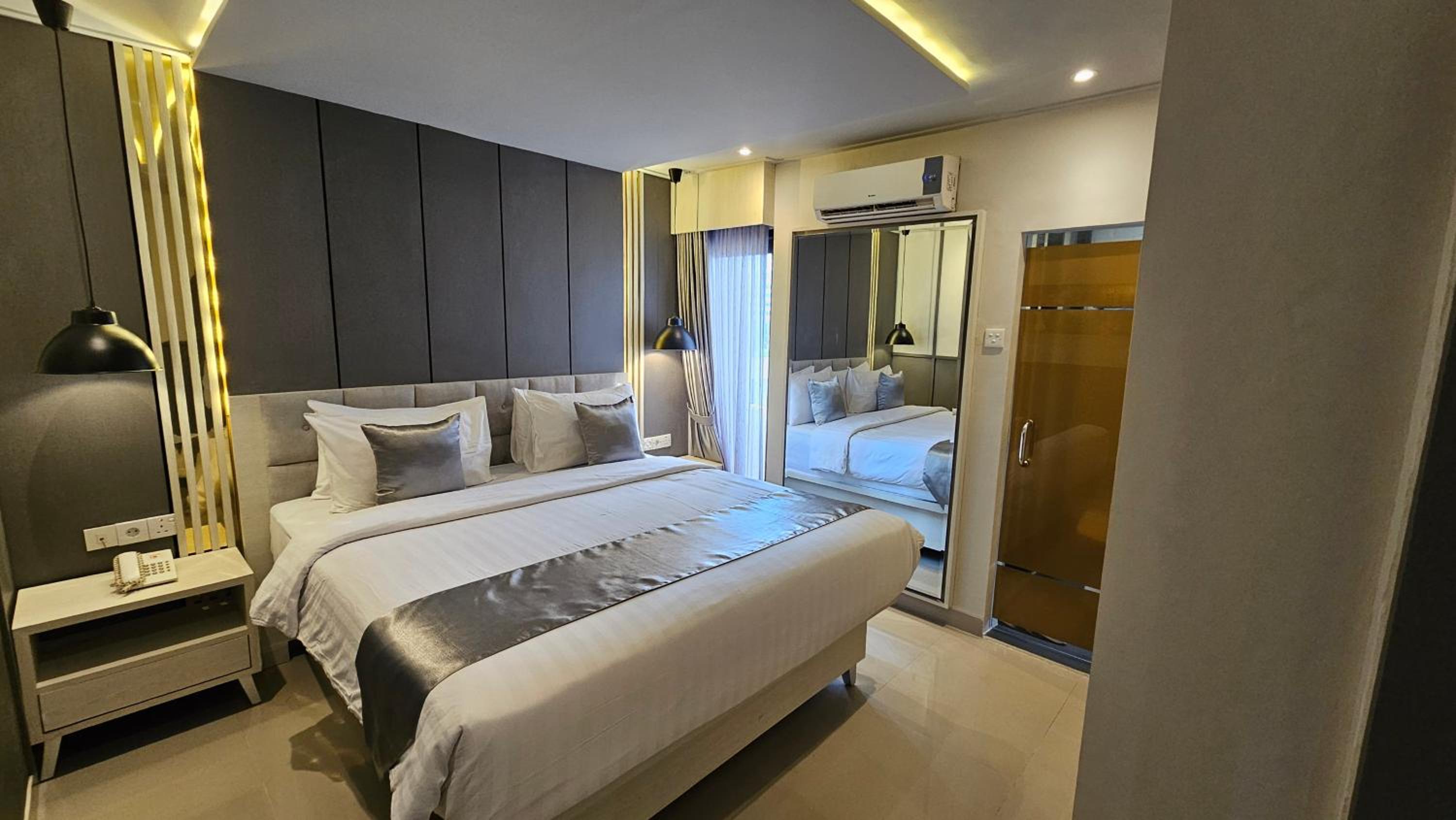 Suite with City View