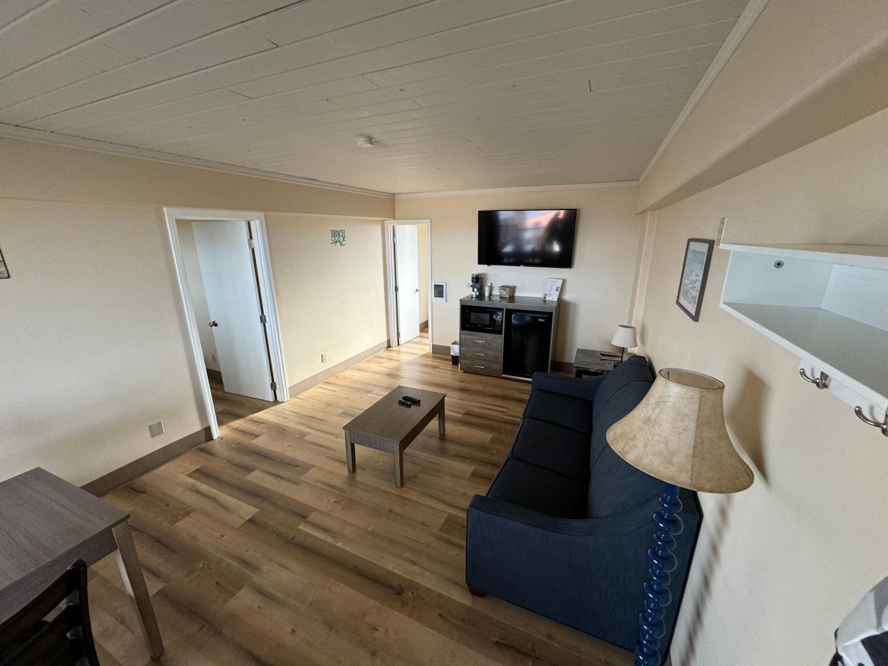 One Bedroom Suite w/Sleeper Sofa, Ocean View photo 1