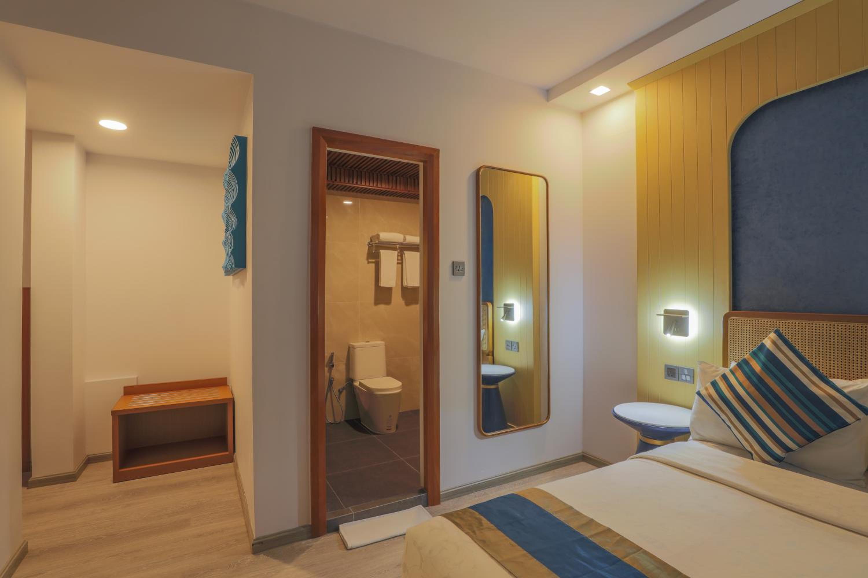 Executive Suite - Photo 7