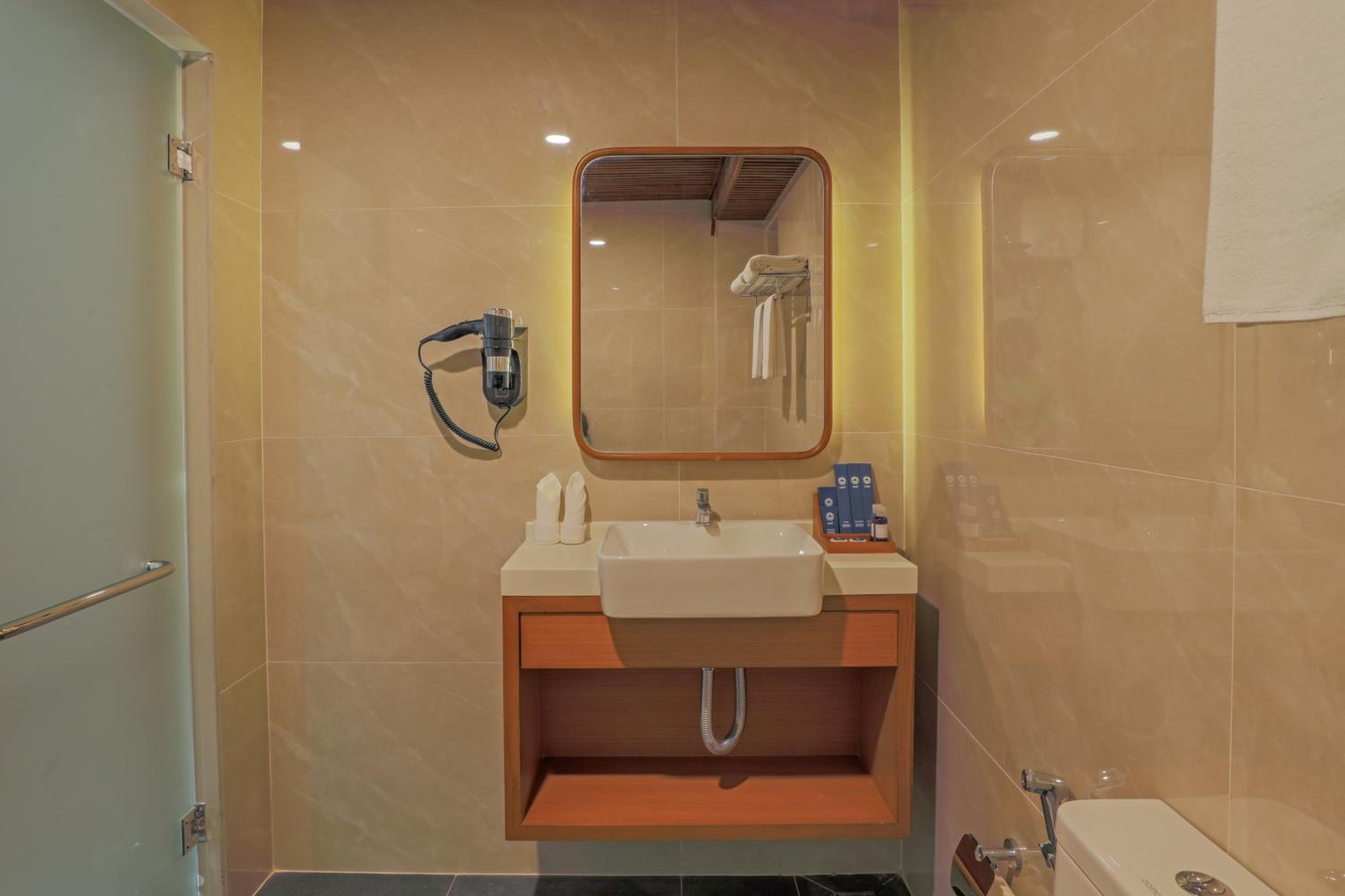 Standard Suite - Photo 3