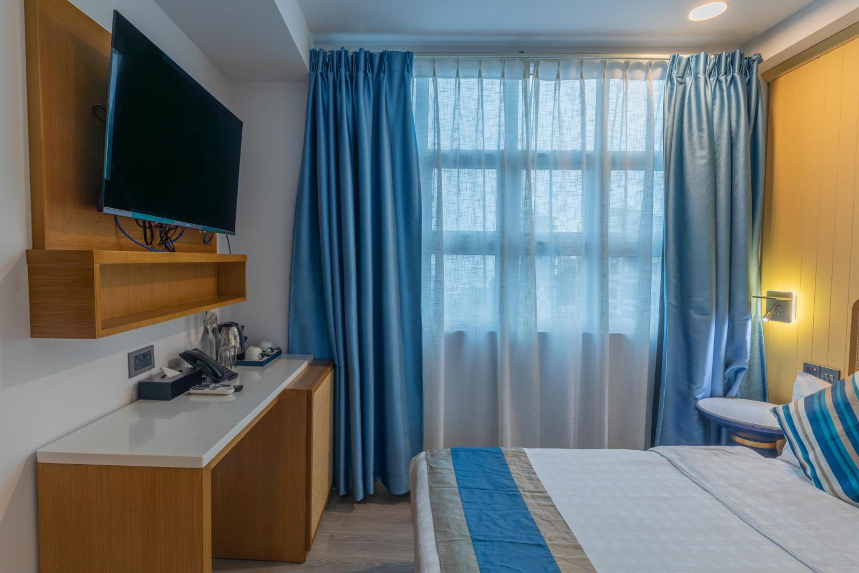 Deluxe Suite - Photo 6