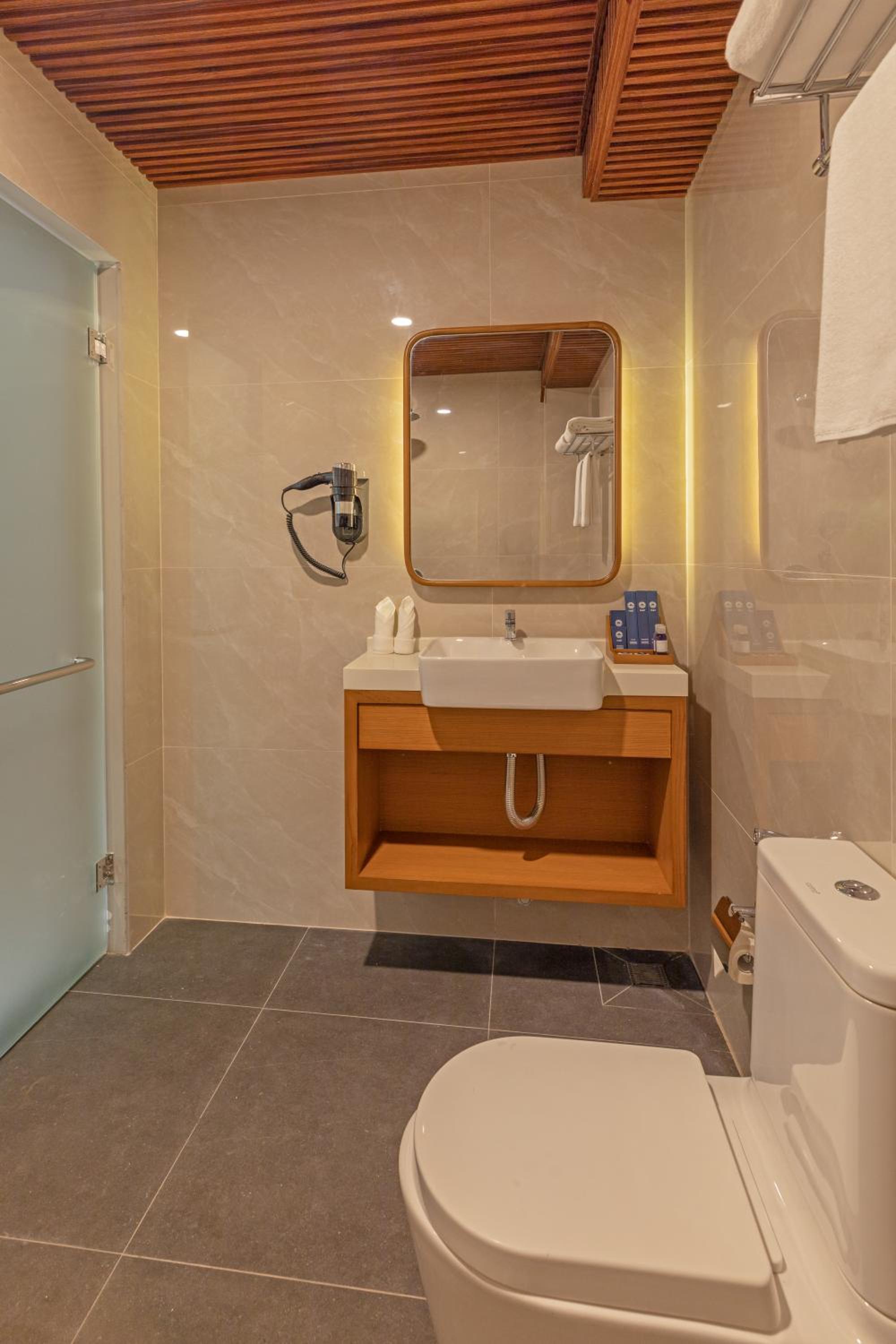 Standard Suite - Photo 2