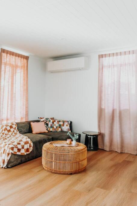 One-Bedroom House photo 1