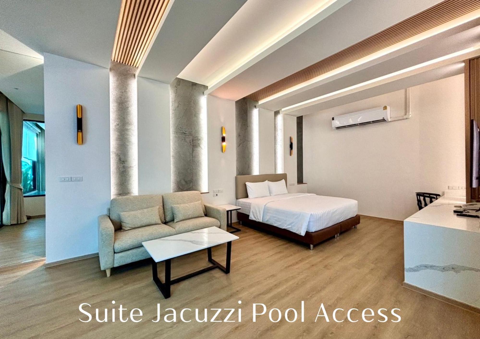 King Suite with Pool View - Photo 1