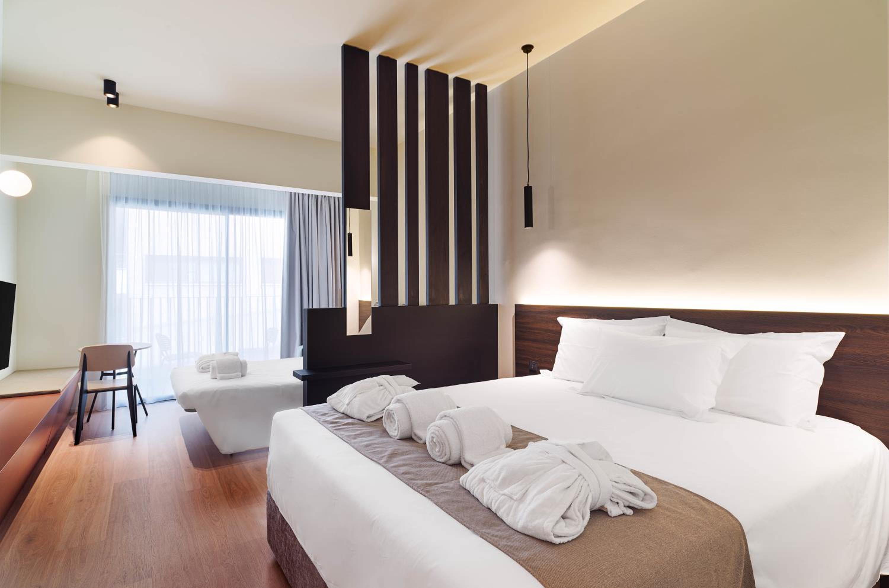 Deluxe Family Suite photo 1