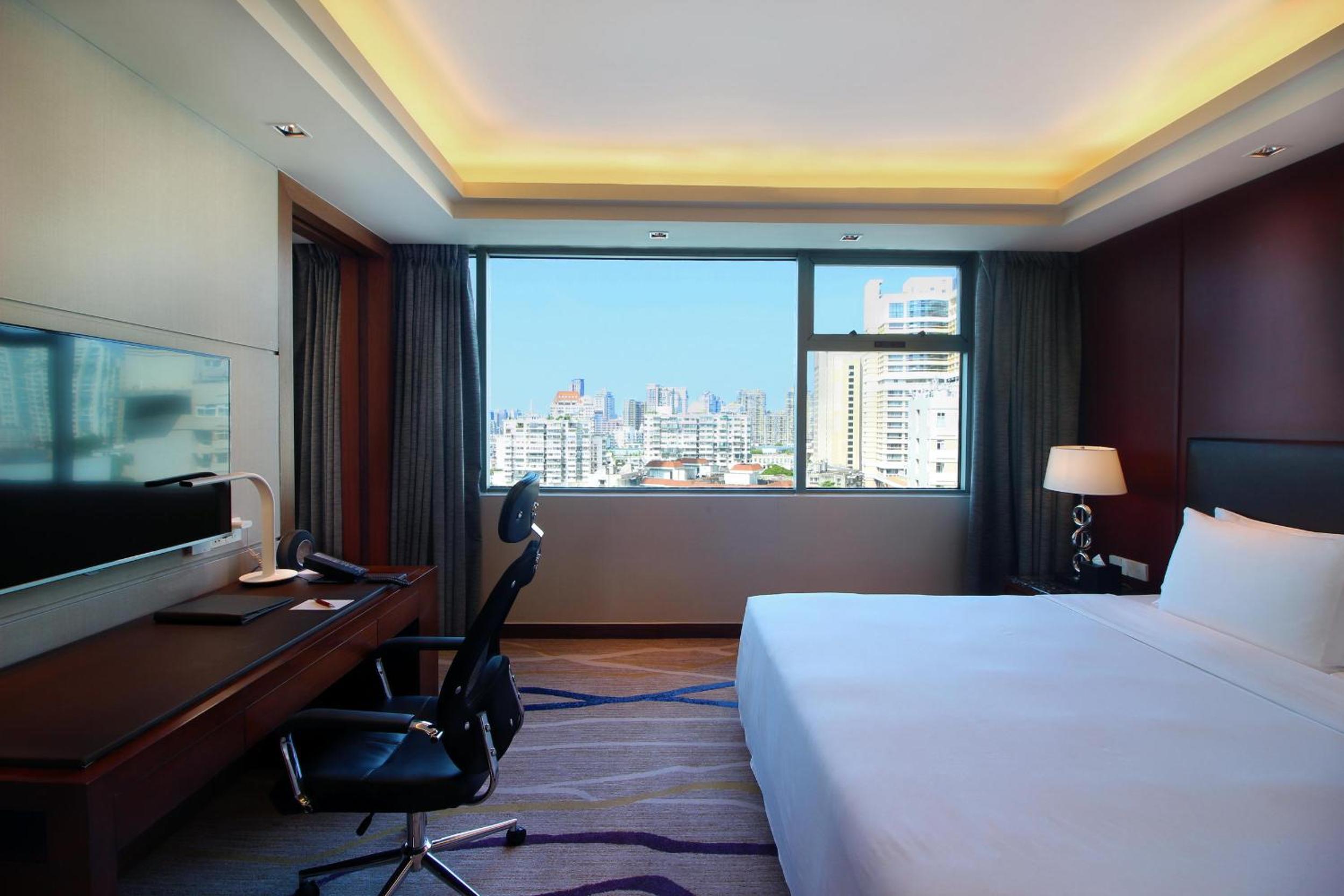 Deluxe city view Suite - Photo 4