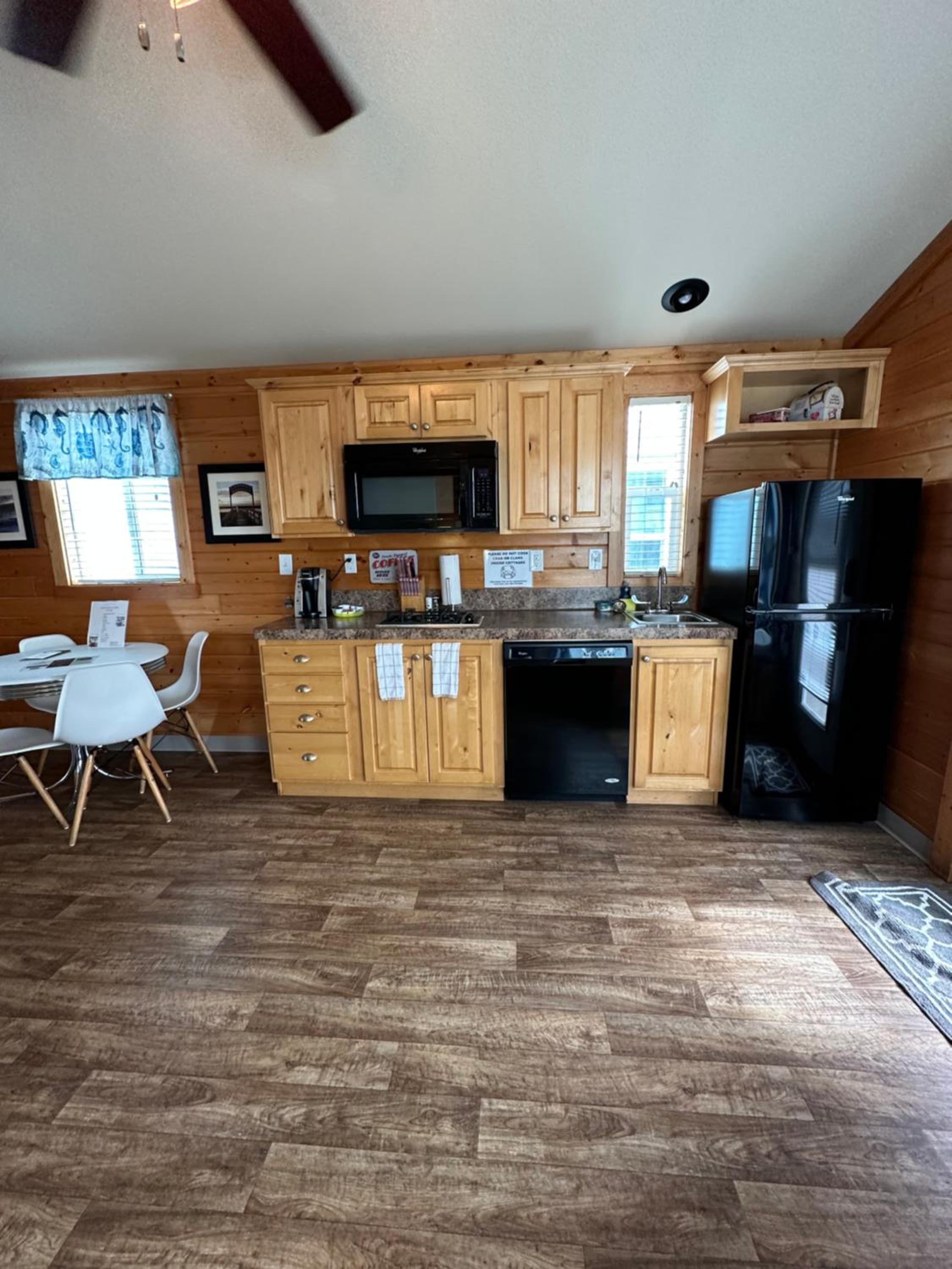 Cottage with Spa Bath (4 Adults) photo 2