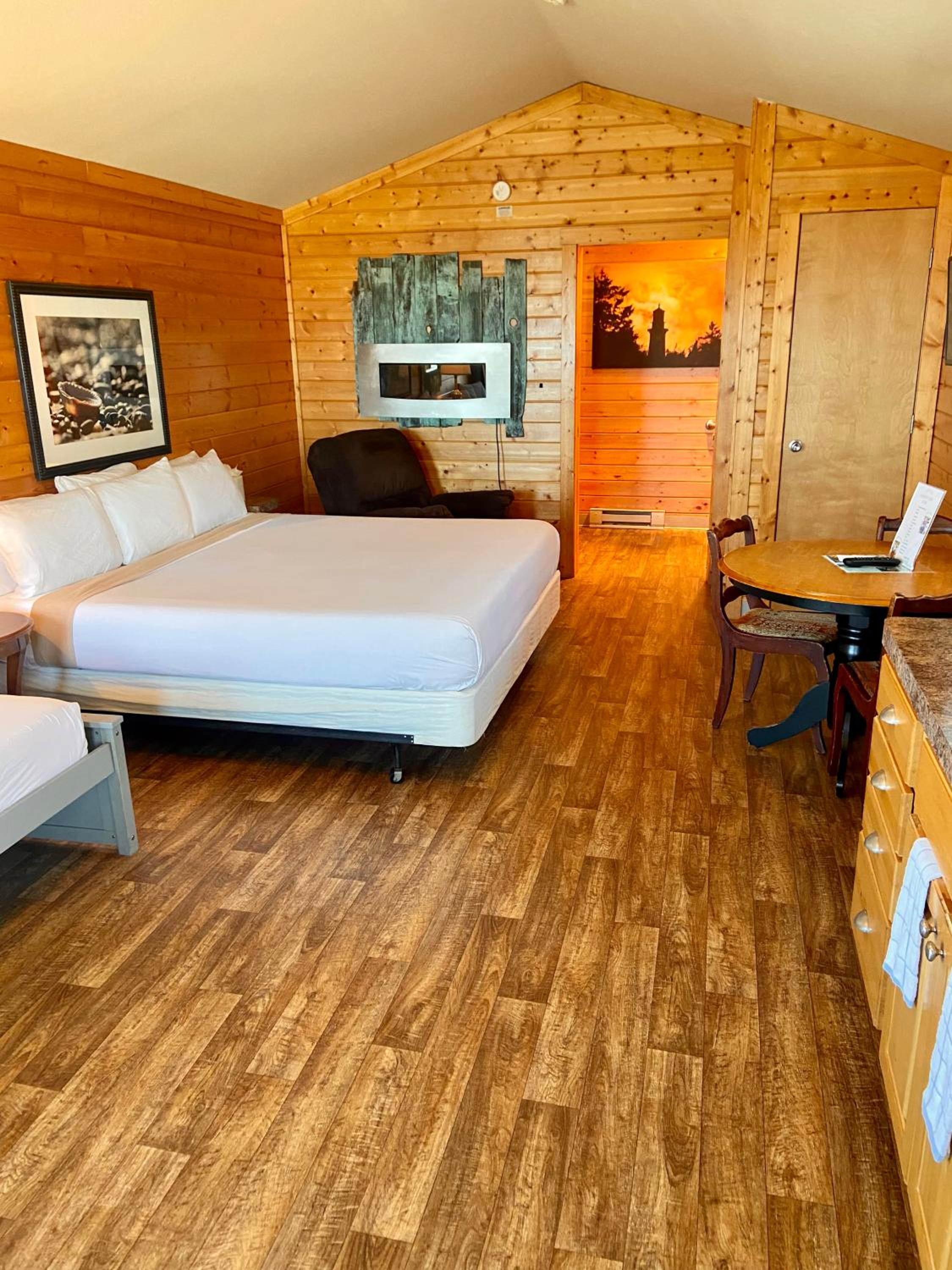 Cottage with Water View - Disability Access
