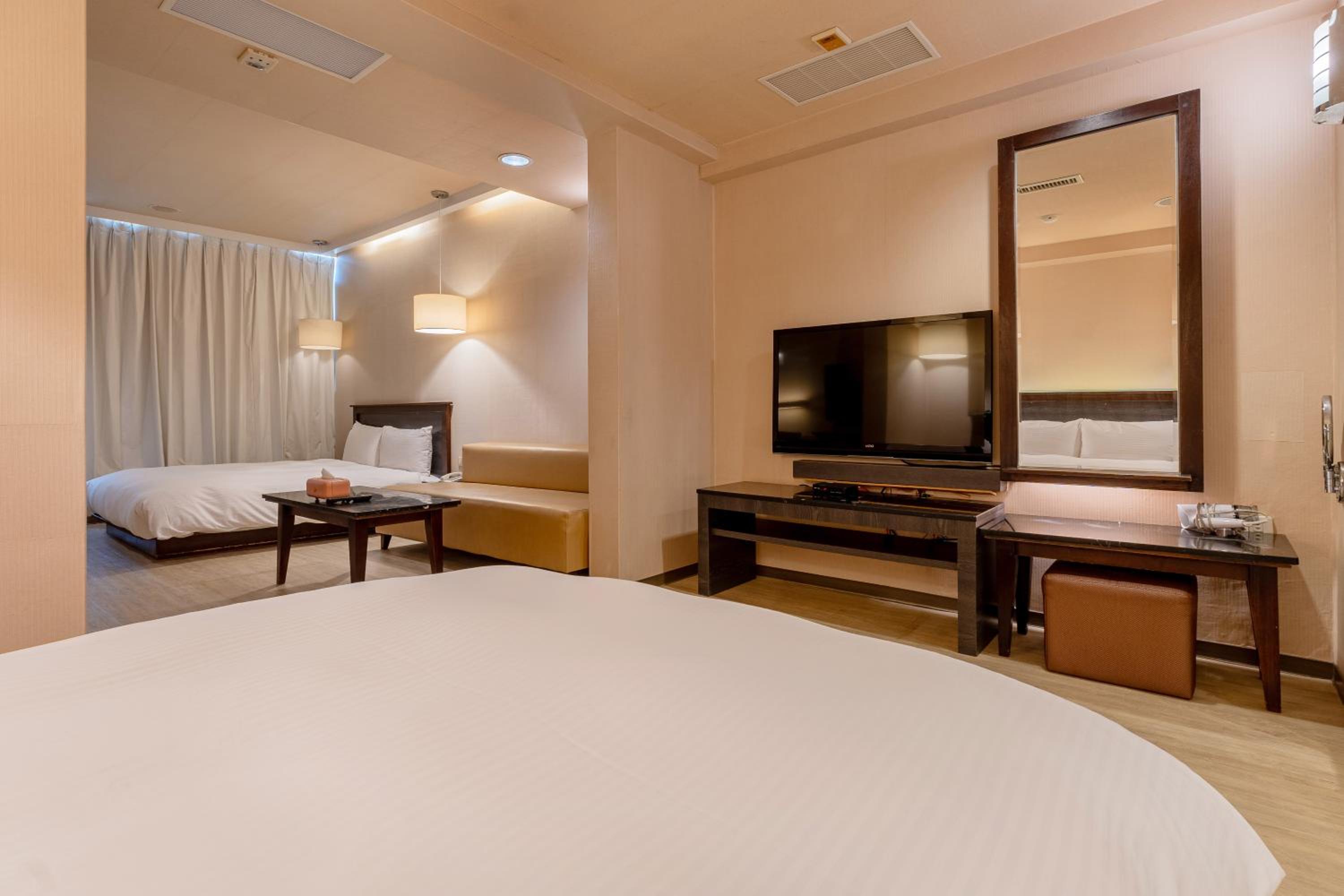 Deluxe Family Suite