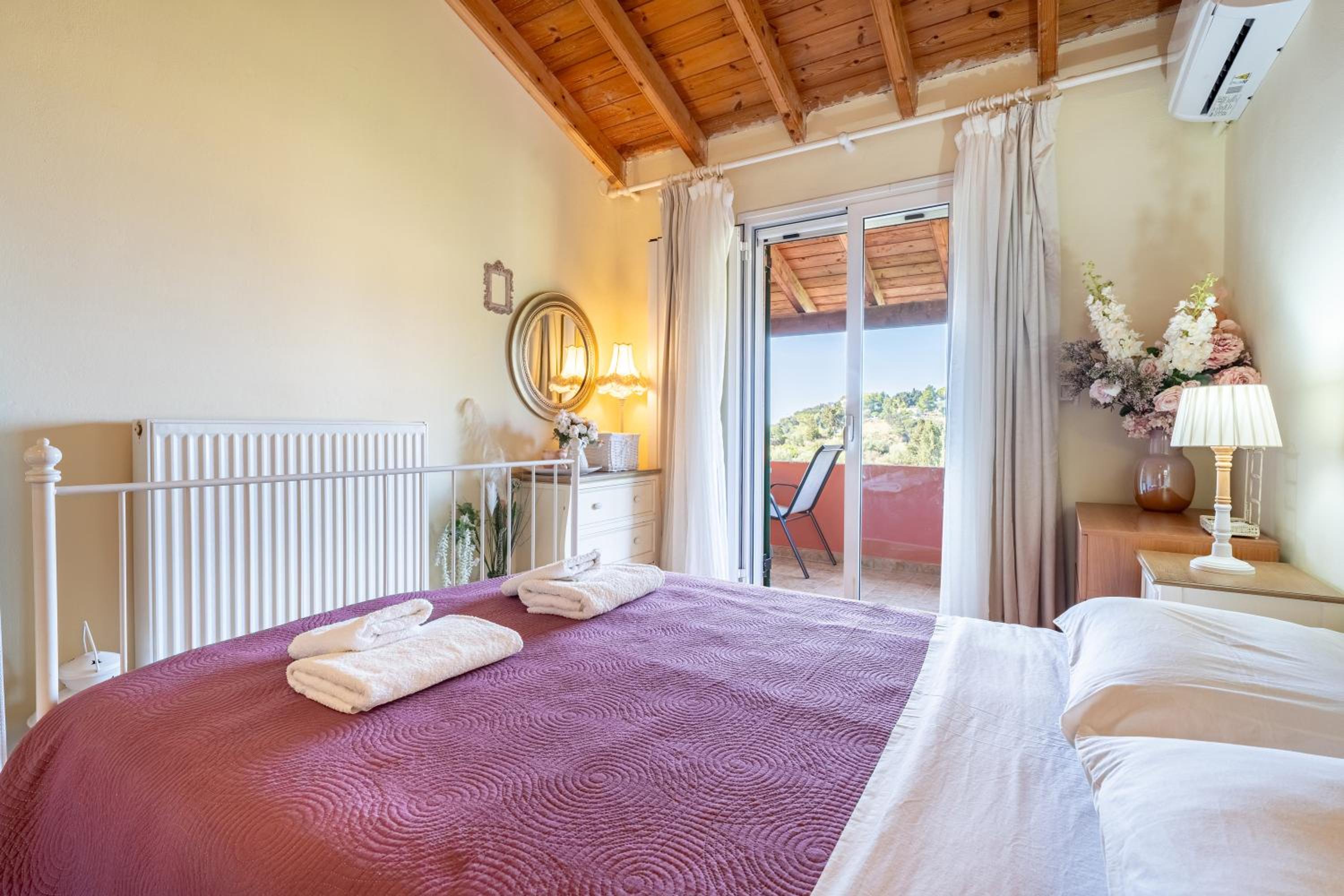 Two-Bedroom Deluxe Apartment with Ocean View photo 2