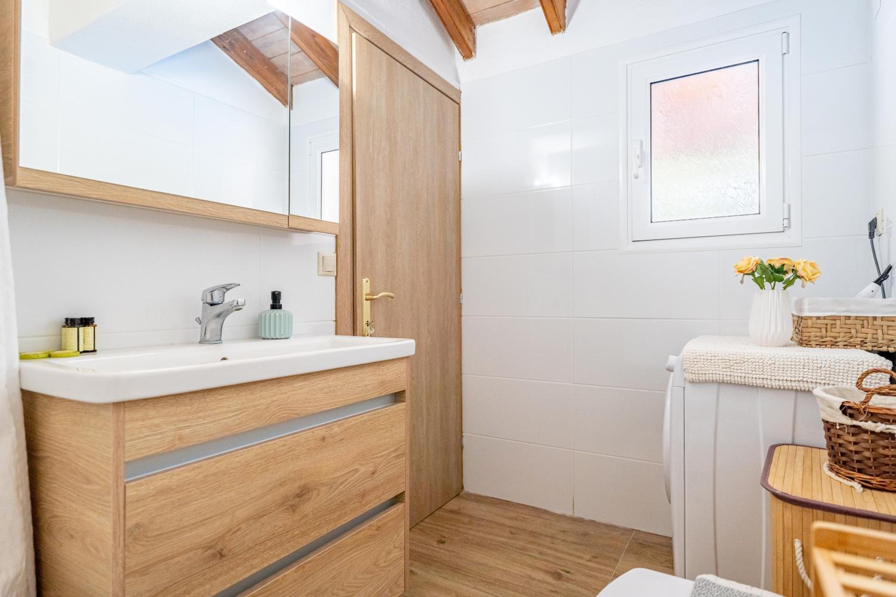 Two-Bedroom Deluxe Apartment with Ocean View photo 3