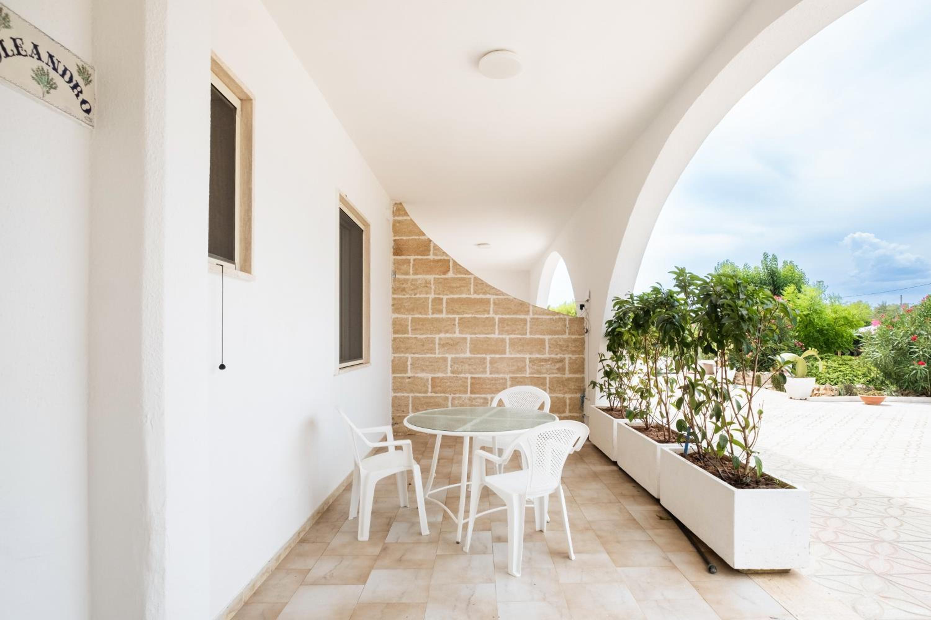 Two-Bedroom Deluxe Apartment With Garden View photo 2