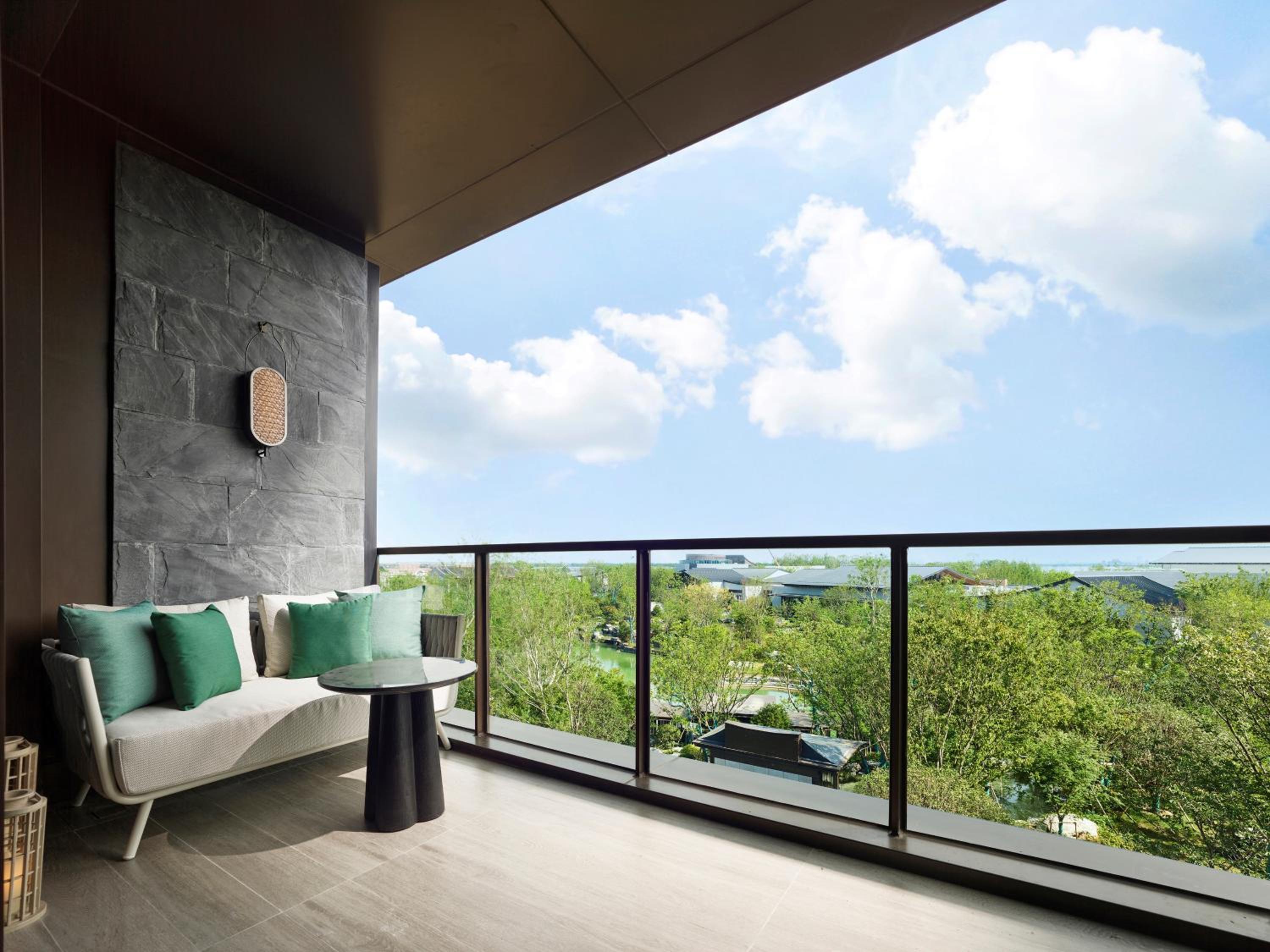 Garden View King Room