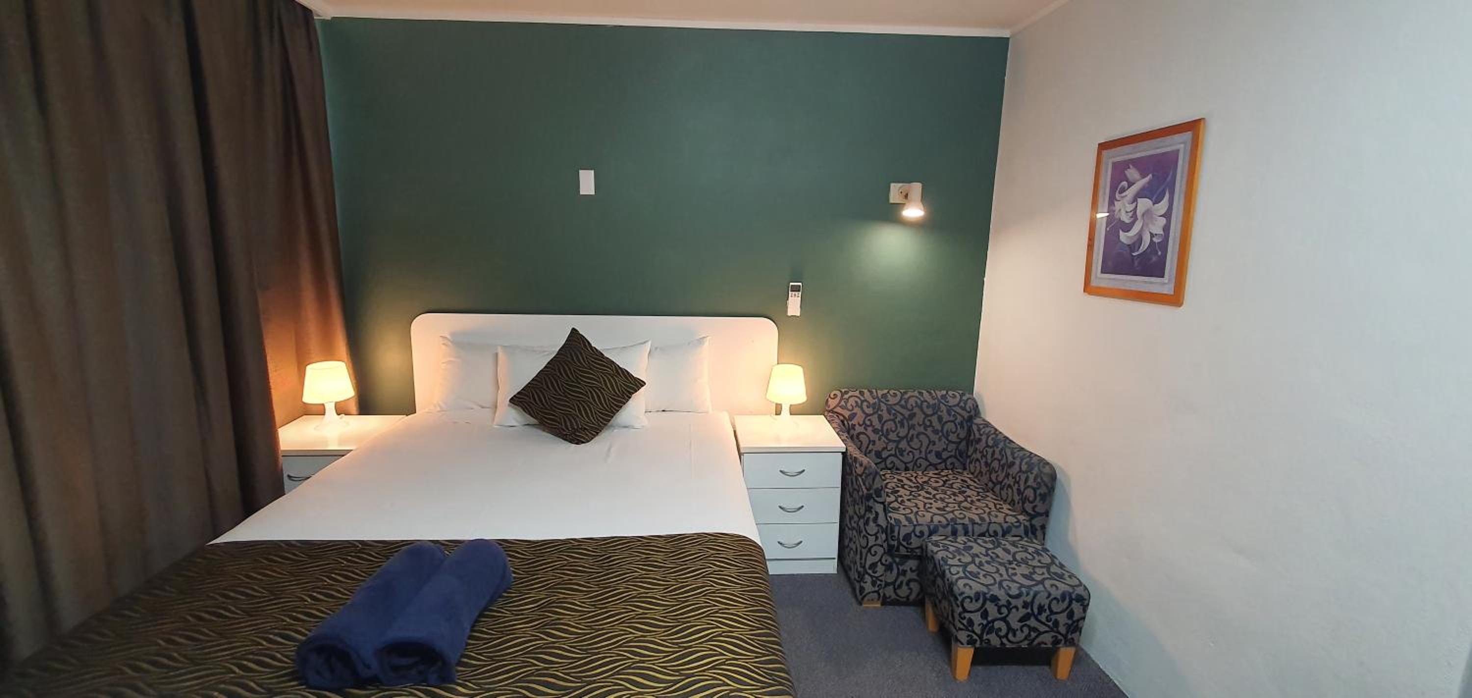 Deluxe Queen Room photo 2