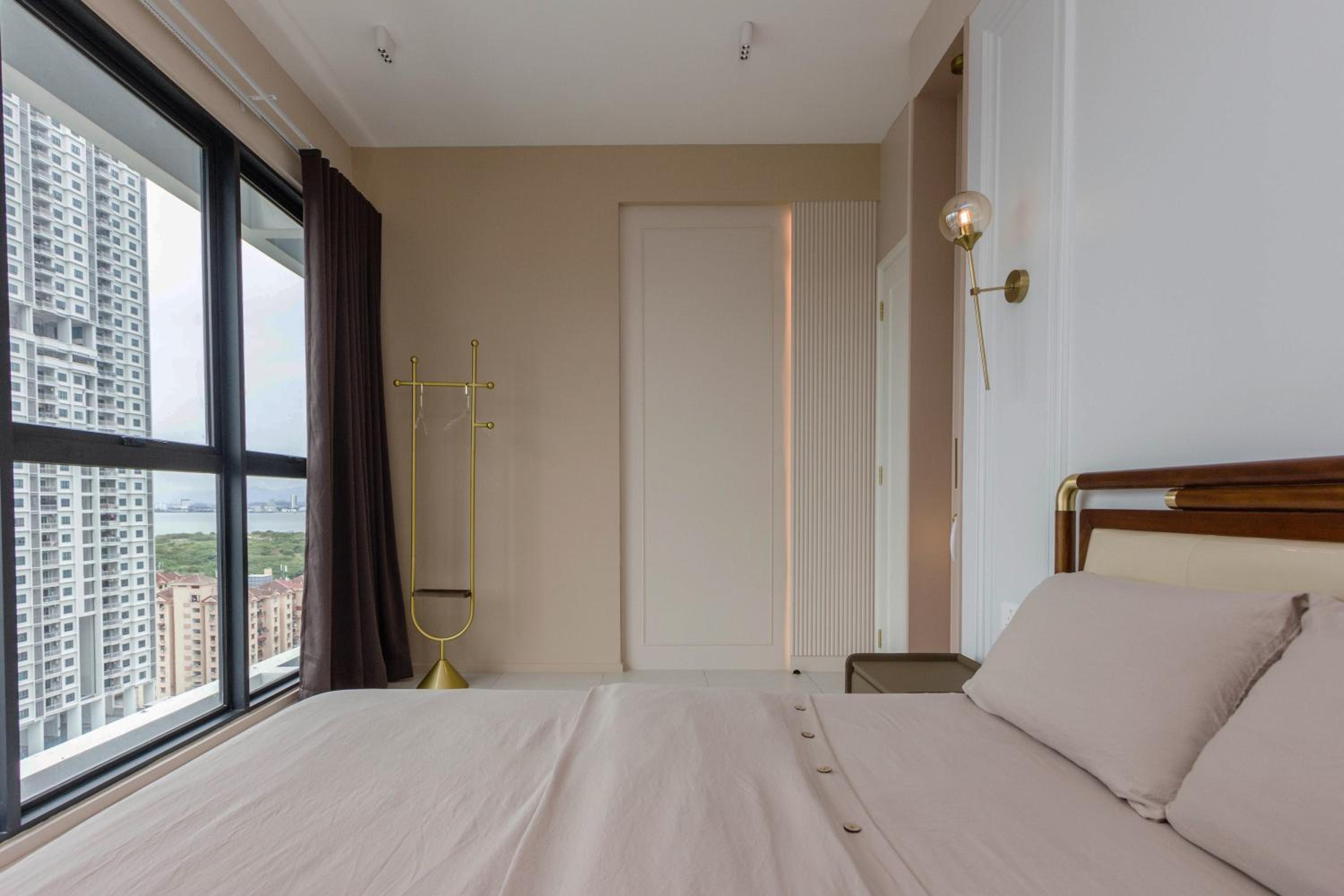 Two-Bedroom Apartment with City View photo 2