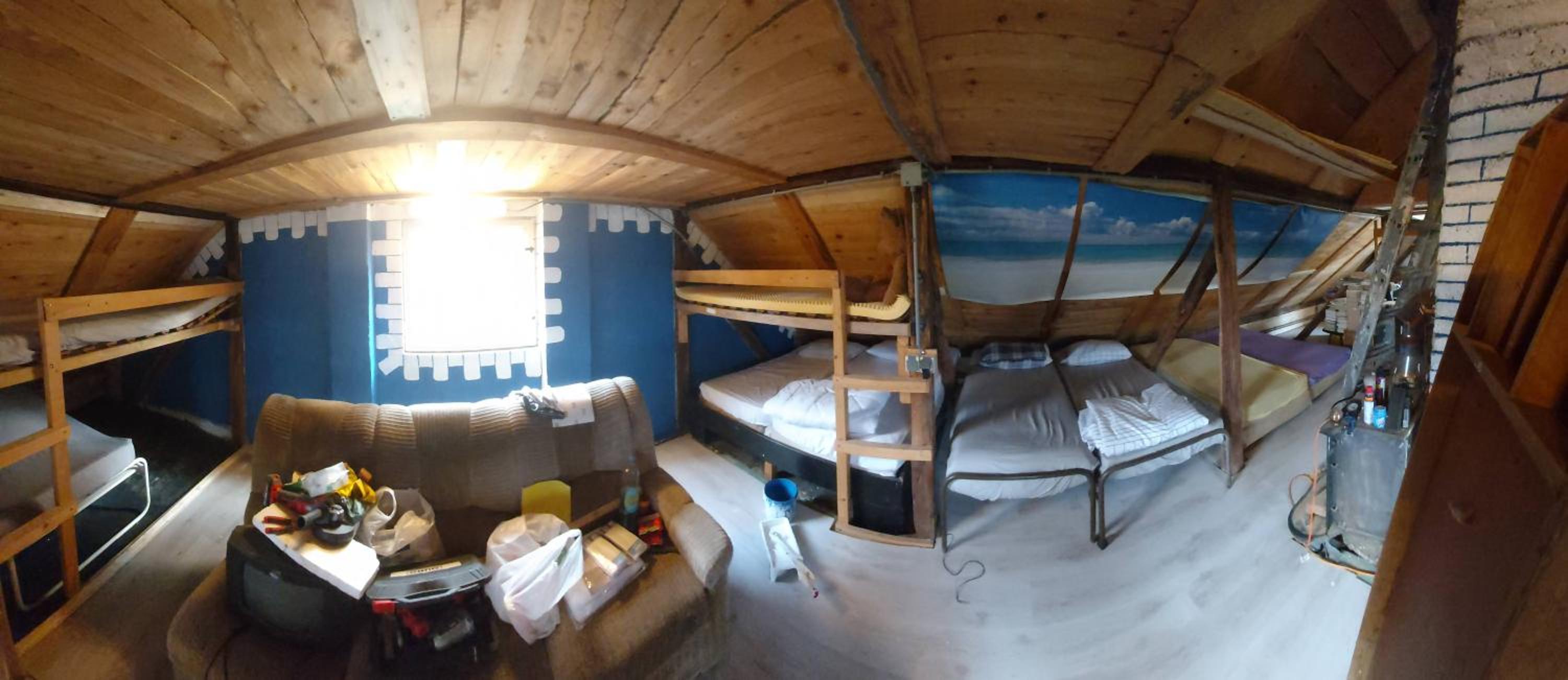 Bed in 6-Bed Mixed Dormitory Room photo 3
