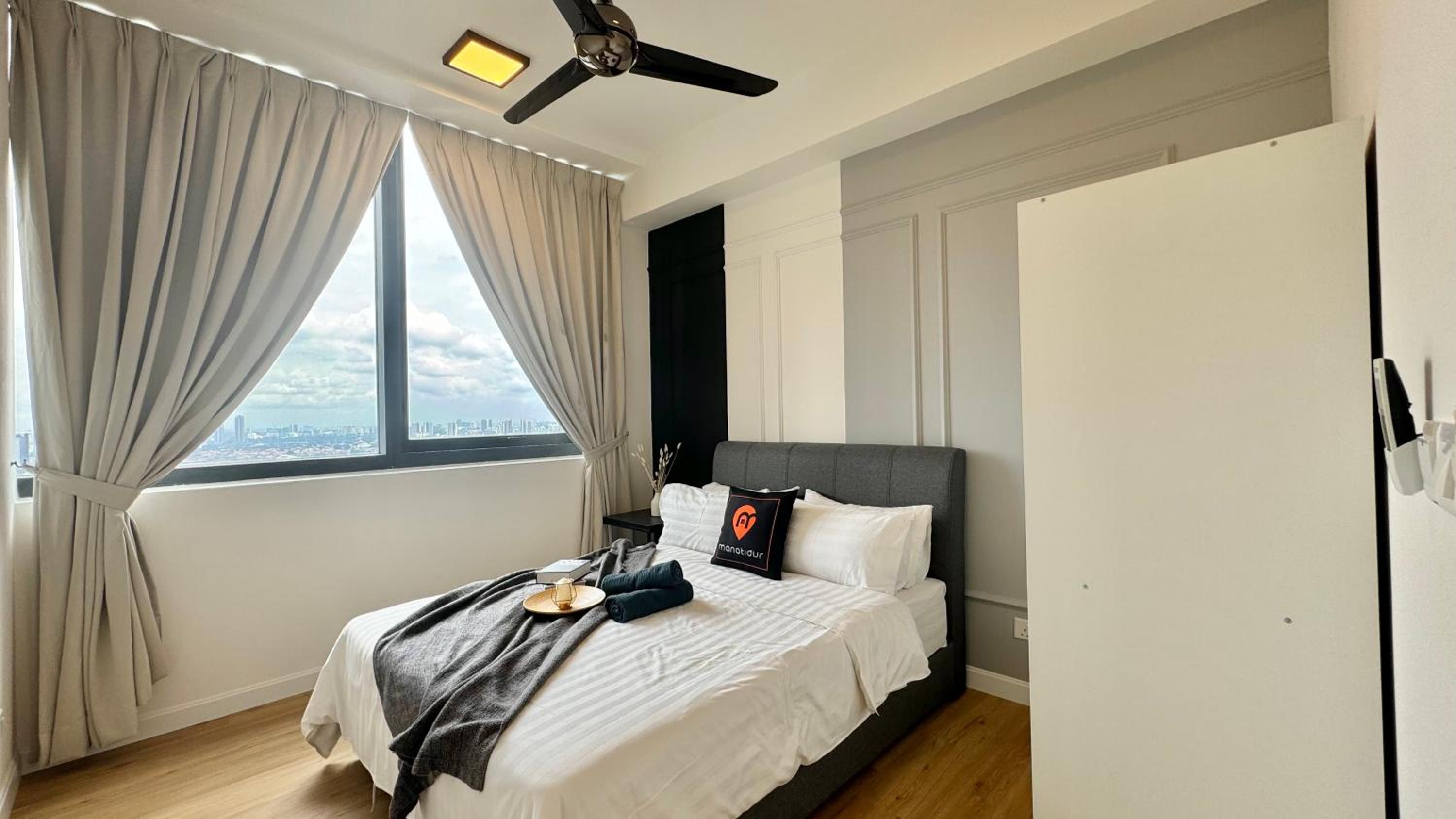 Two-Bedroom Deluxe Apartment - Photo 22