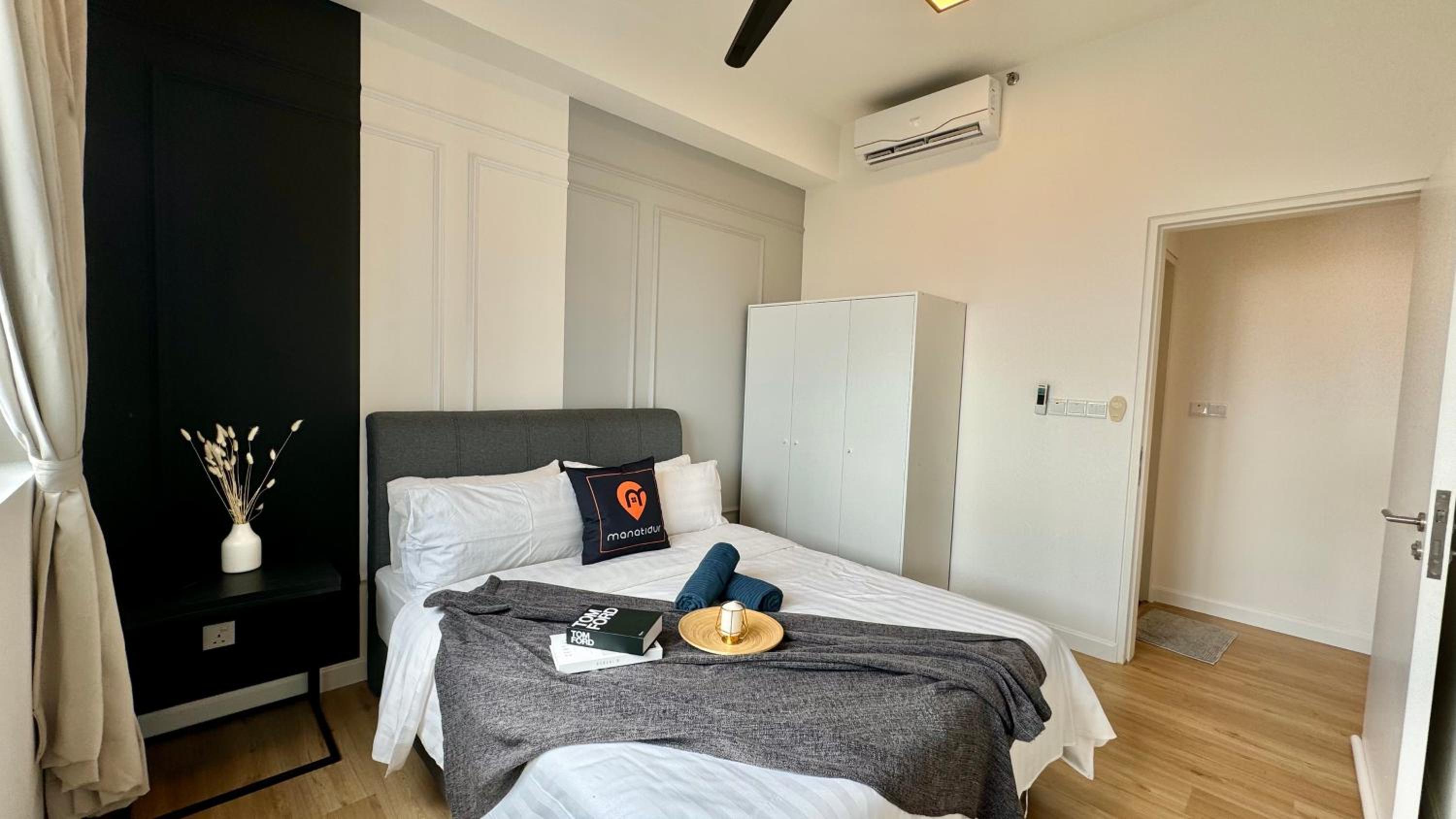 Two-Bedroom Deluxe Apartment - Photo 25