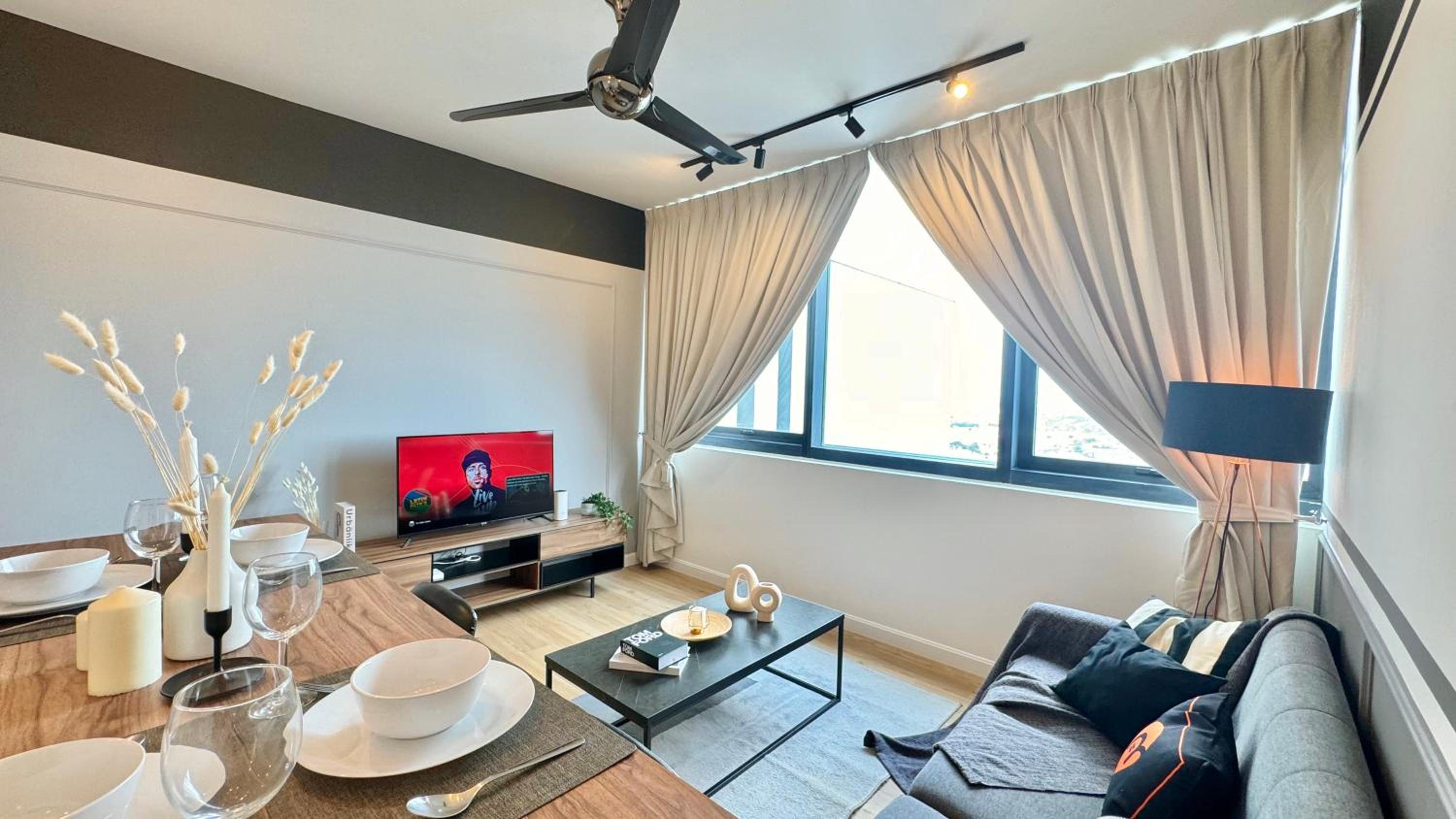 Two-Bedroom Deluxe Apartment - Photo 27