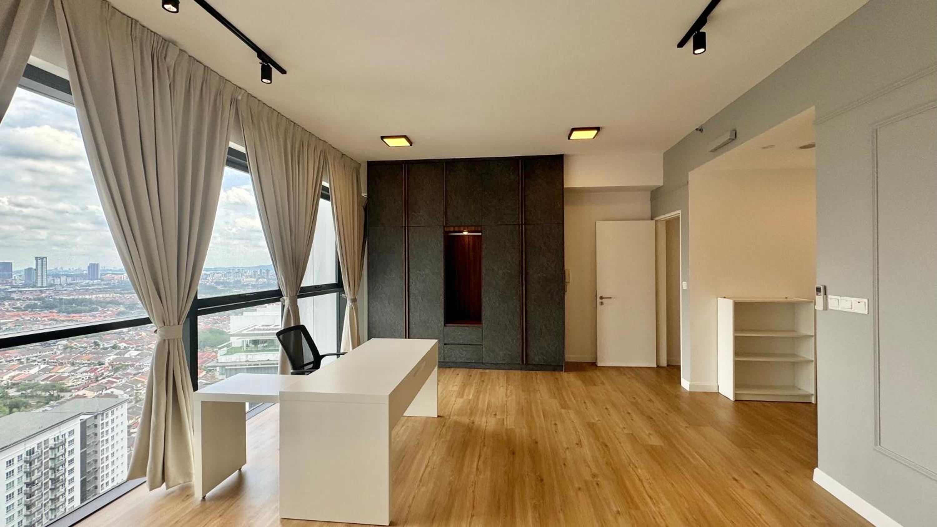 Two-Bedroom Deluxe Apartment - Photo 30