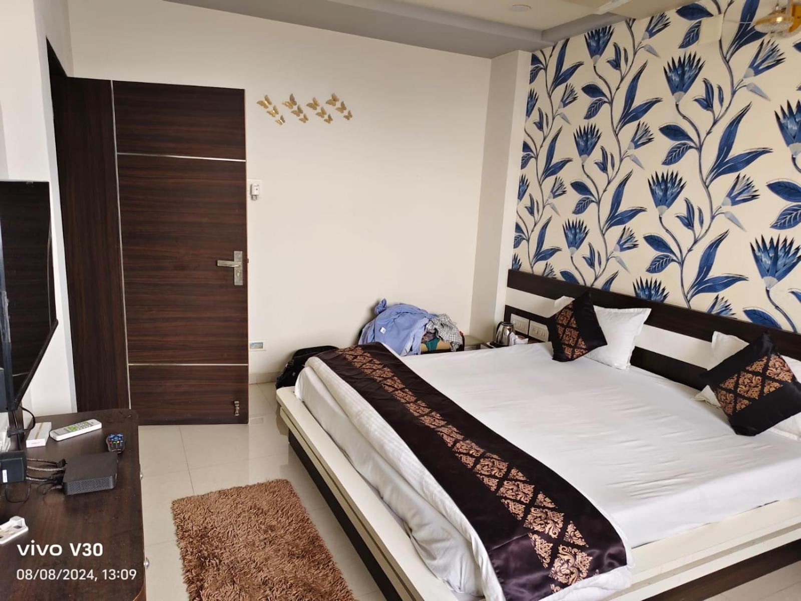 Deluxe Room - Photo 2