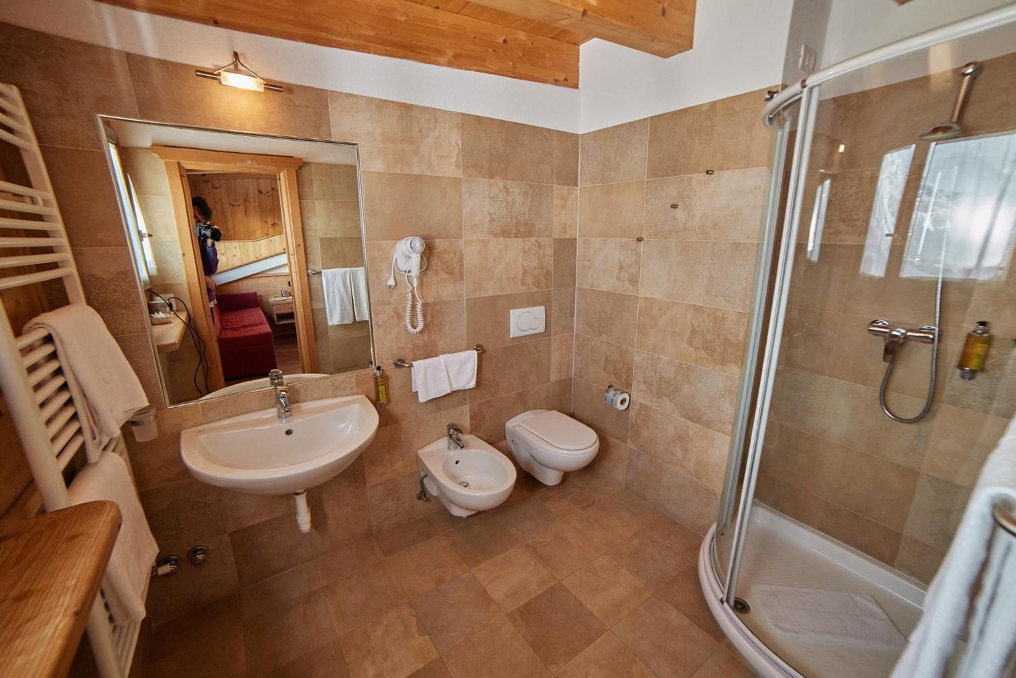 Triple Room - Photo 11