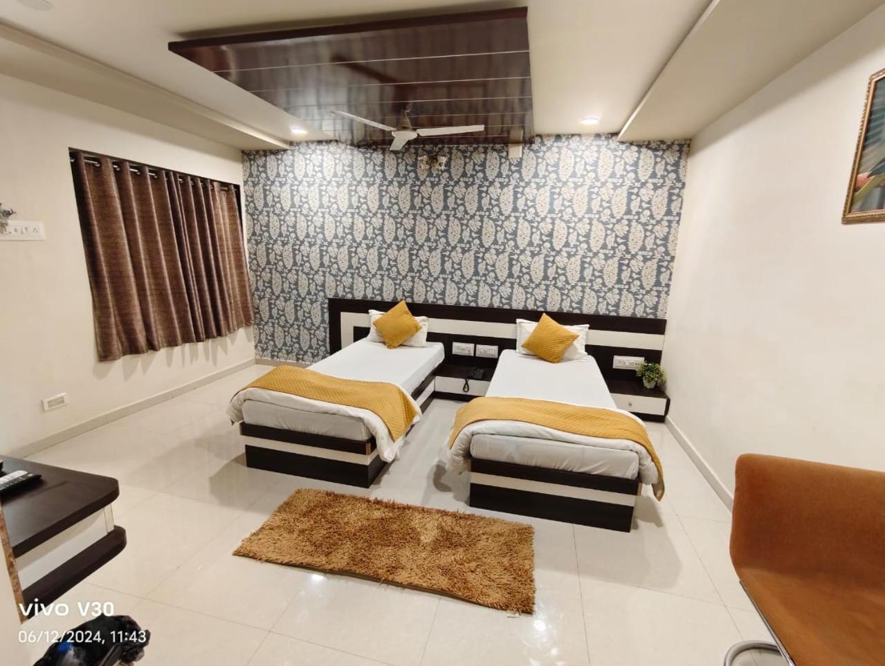 Double Room - Photo 7