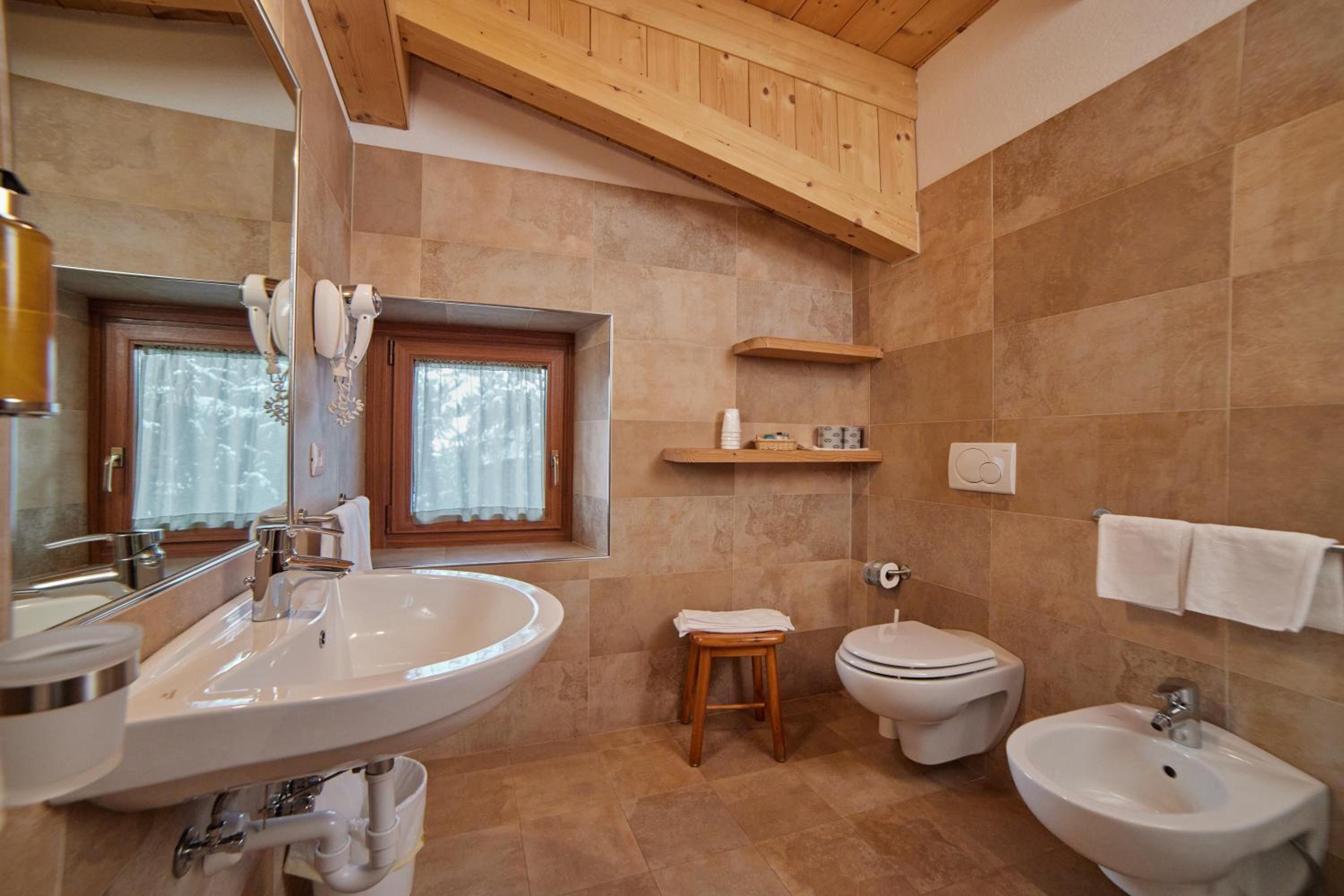 Family Room - Photo 10