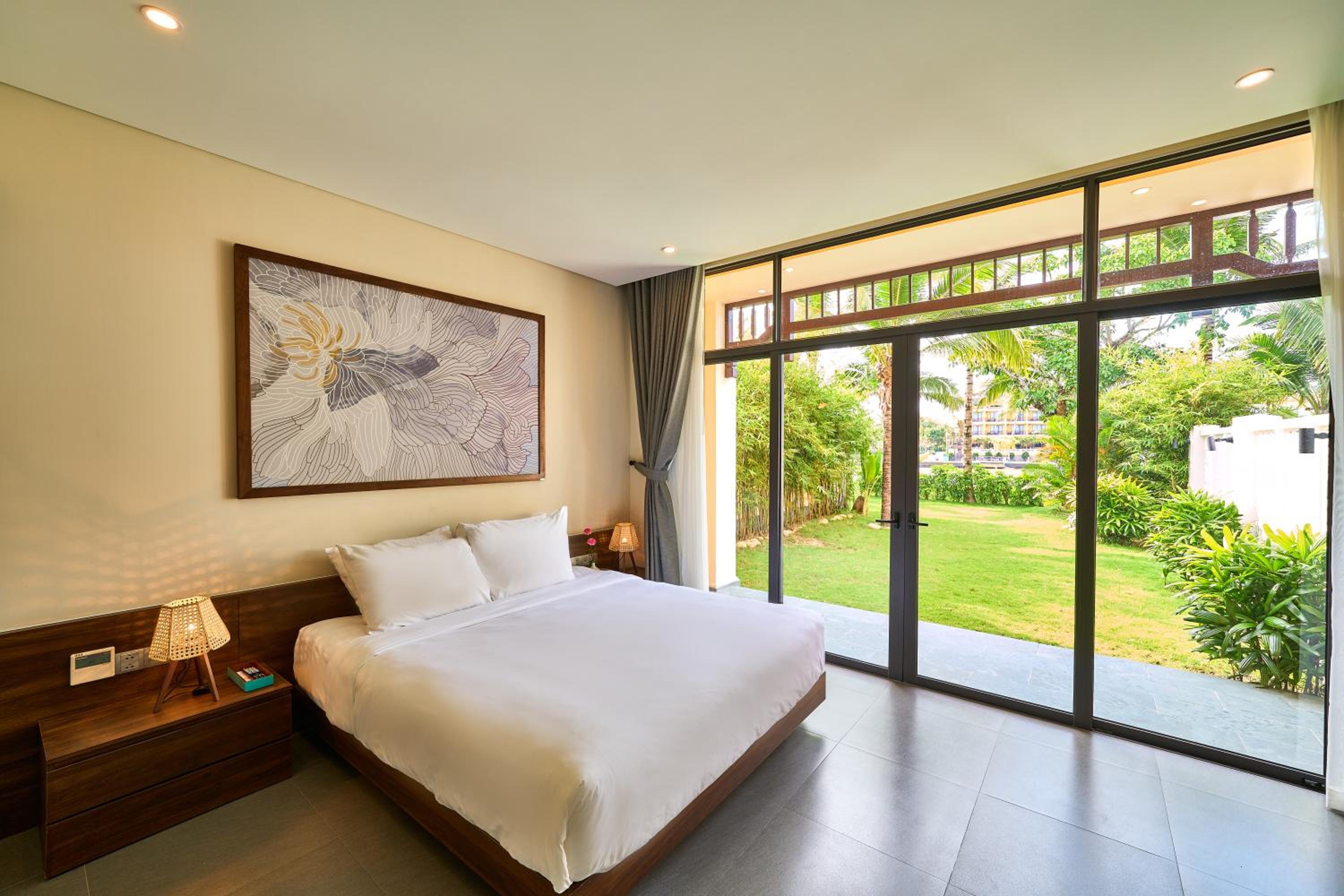 Premier King Room with River View - Photo 2