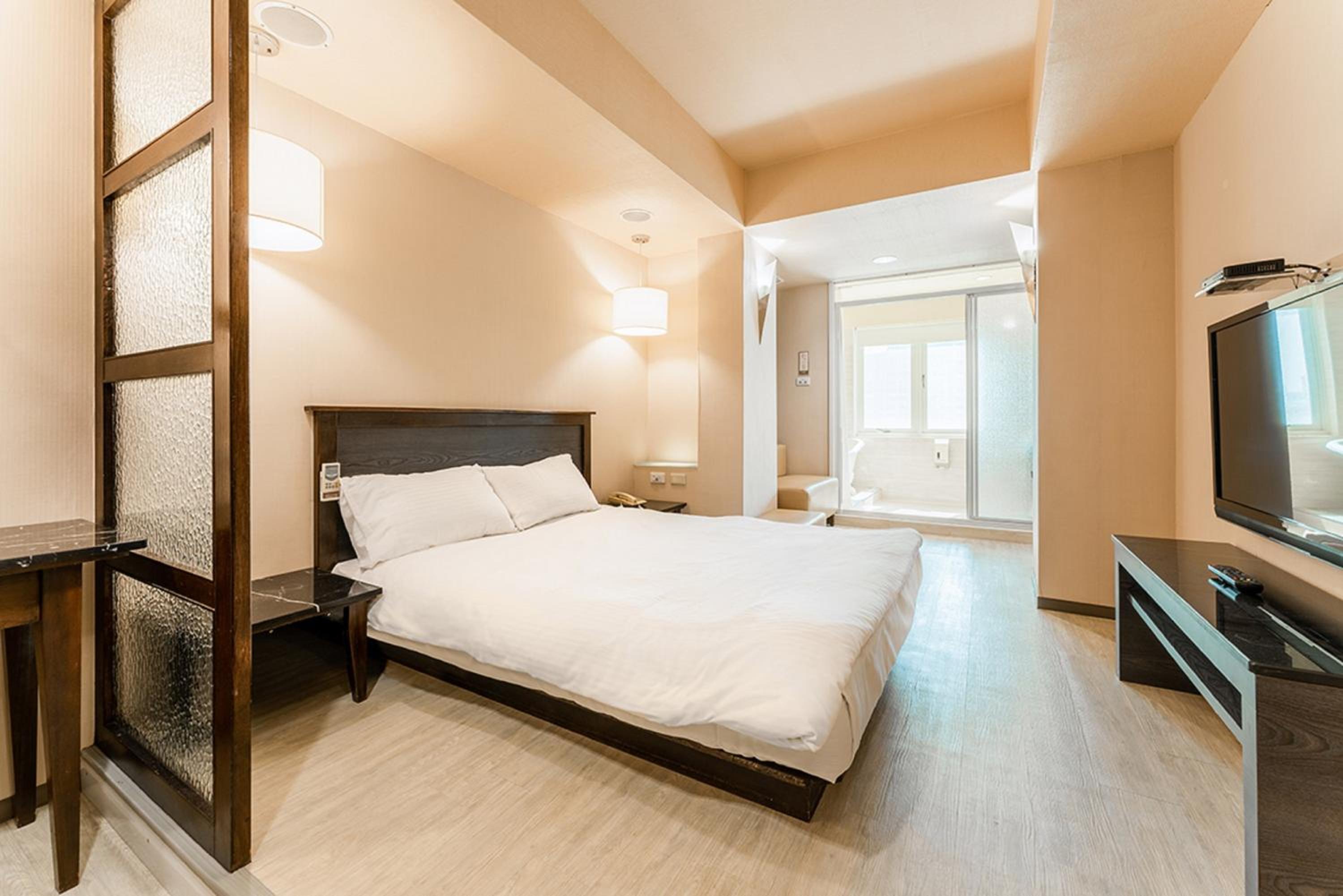 Double or Twin Room (Check-in after 20:00)