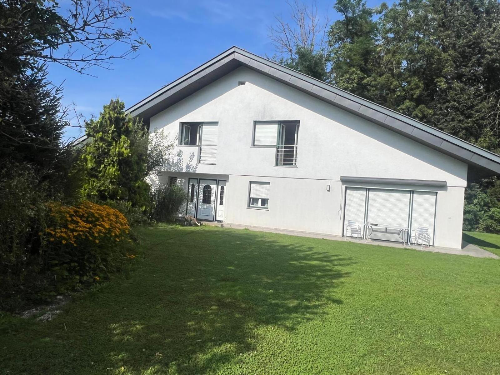 Three-Bedroom Villa photo 2