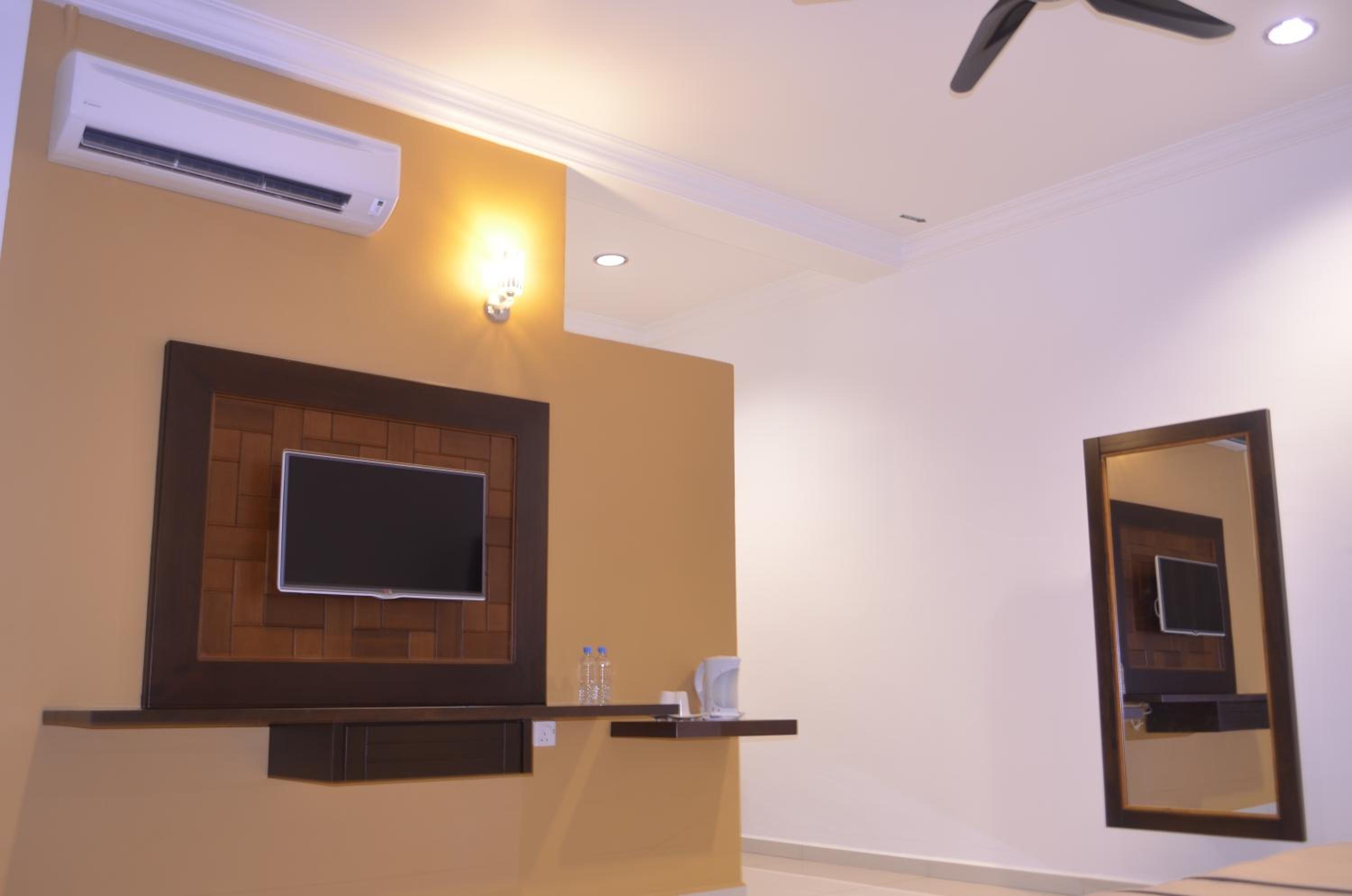 Standard Suite - Photo 4