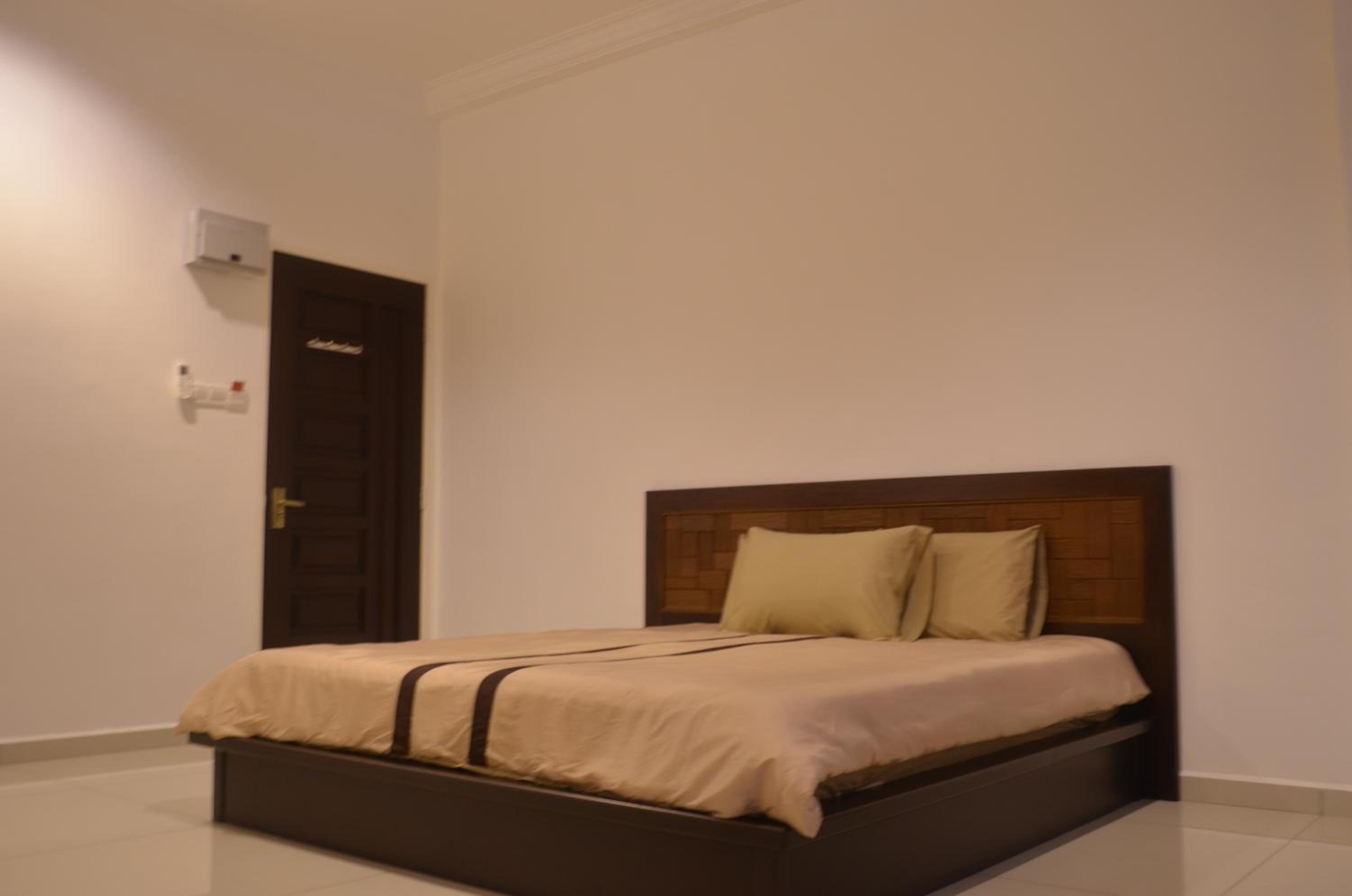Standard Suite - Photo 3