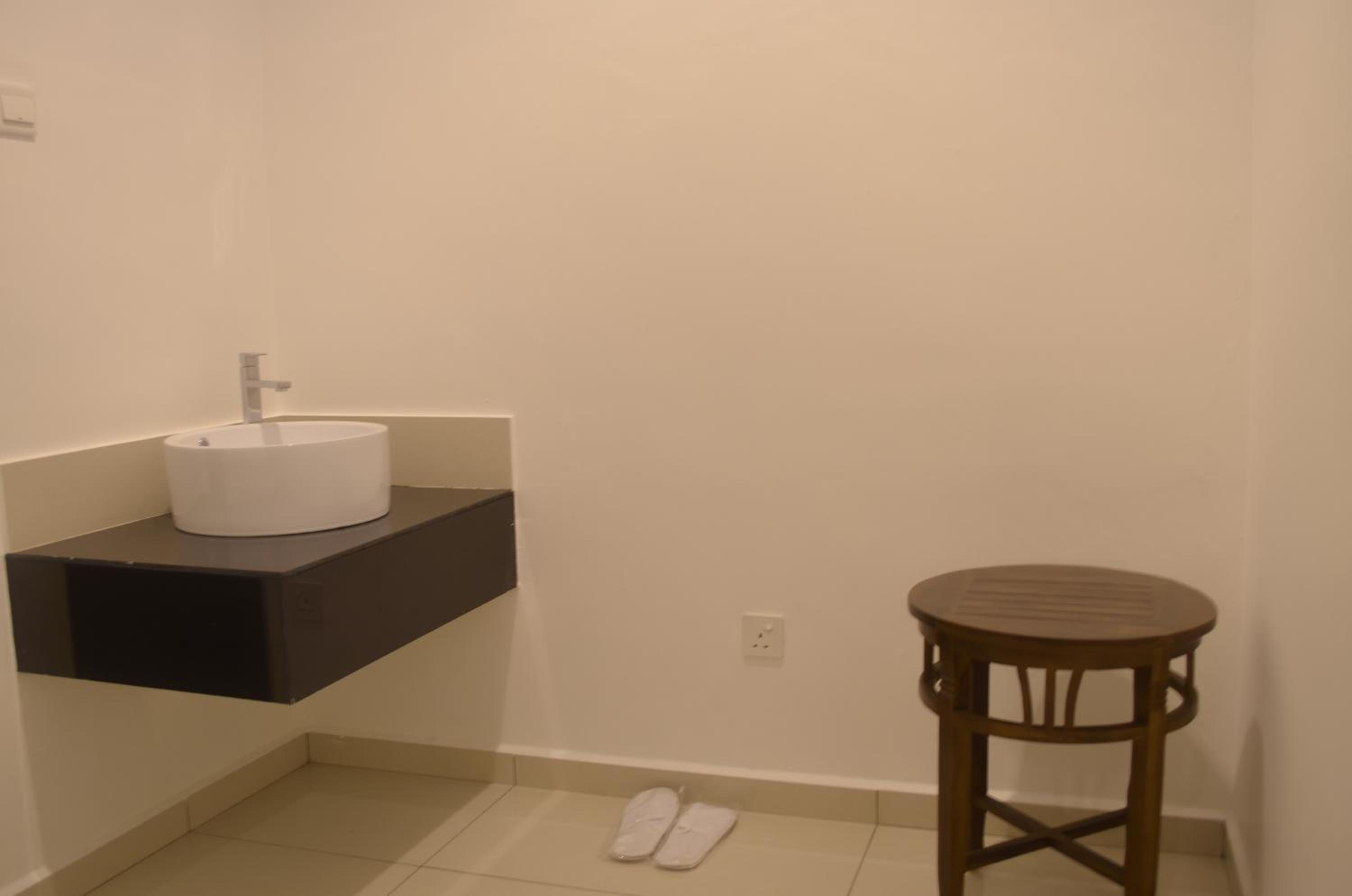 Standard Suite - Photo 5