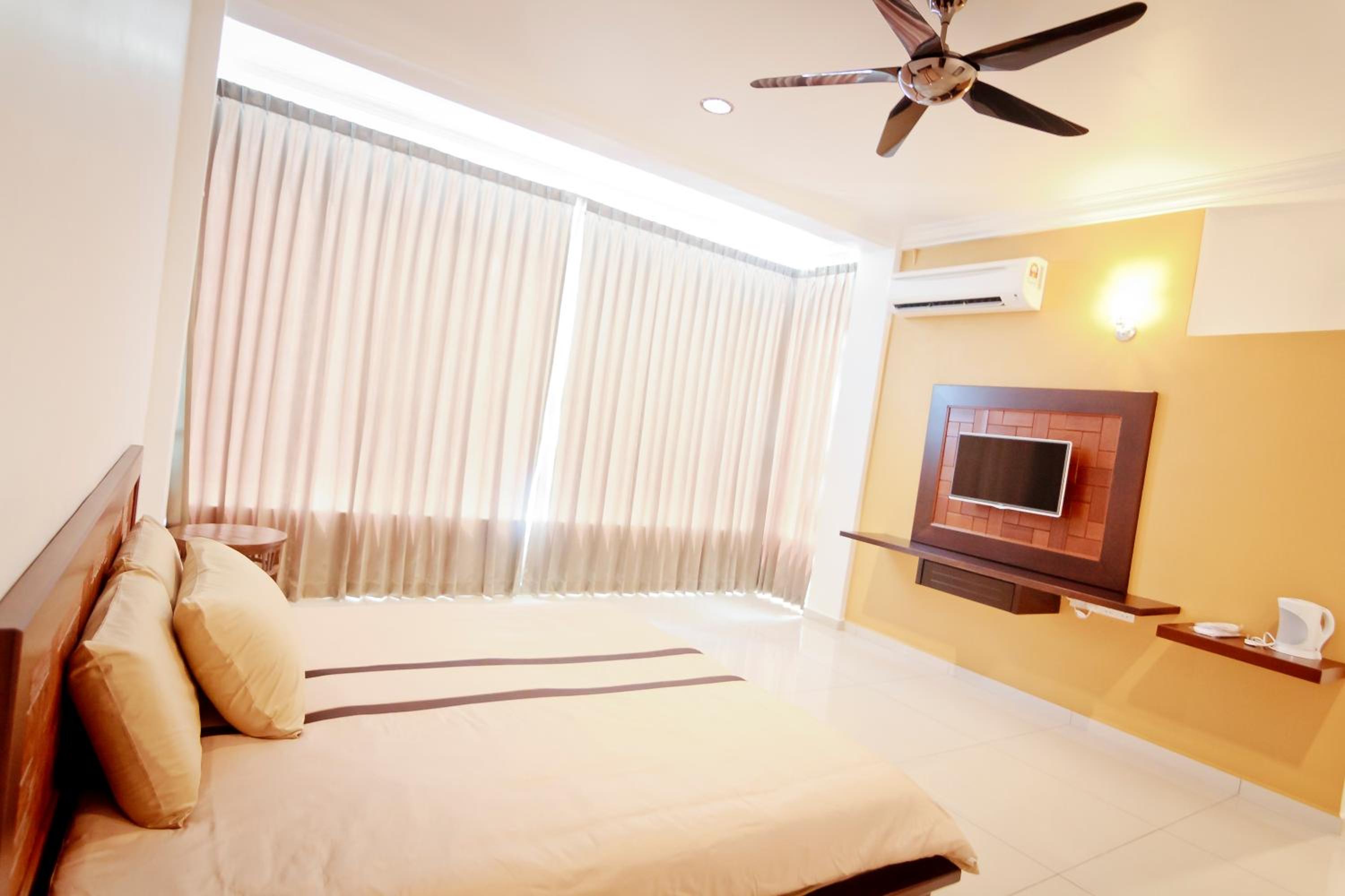 Standard Suite - Photo 2