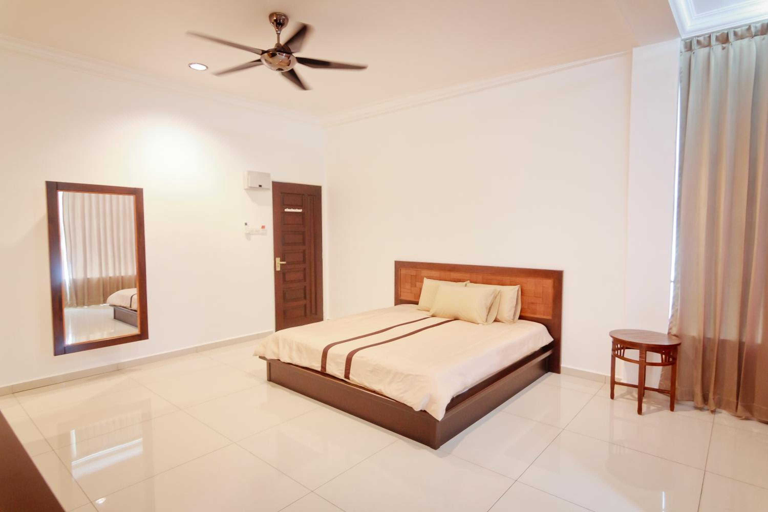 Standard Suite - Photo 1